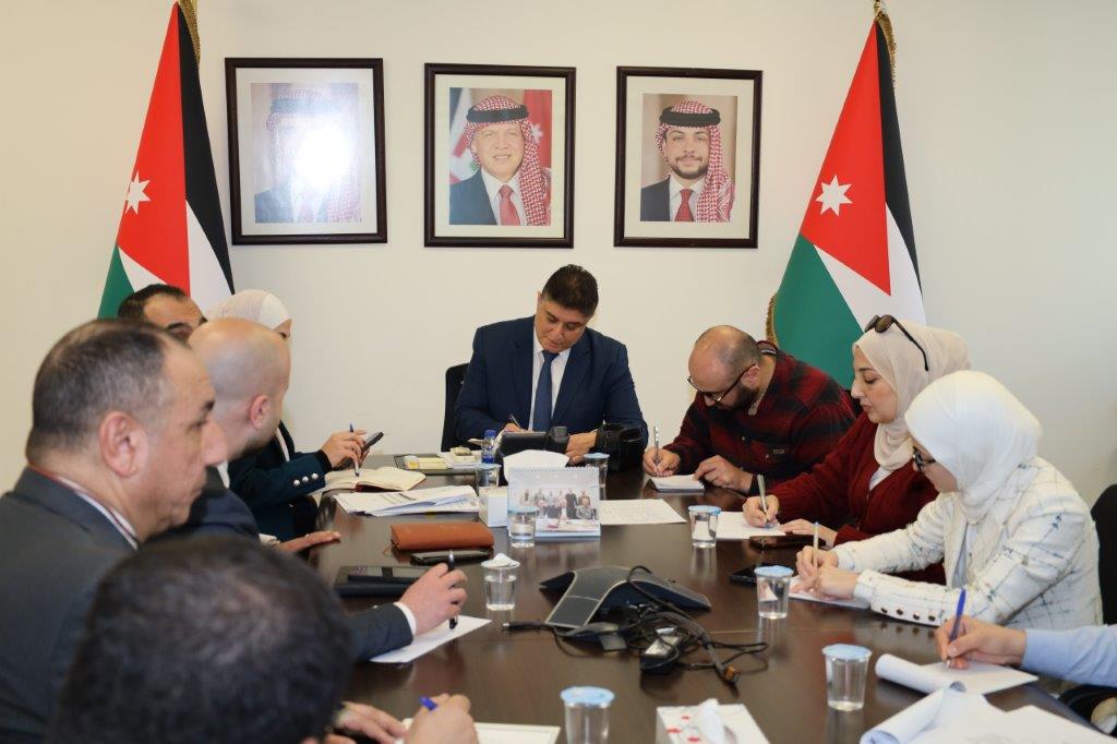  "النقل" تبحث تعزيز الخدمات للمدن الصناعية