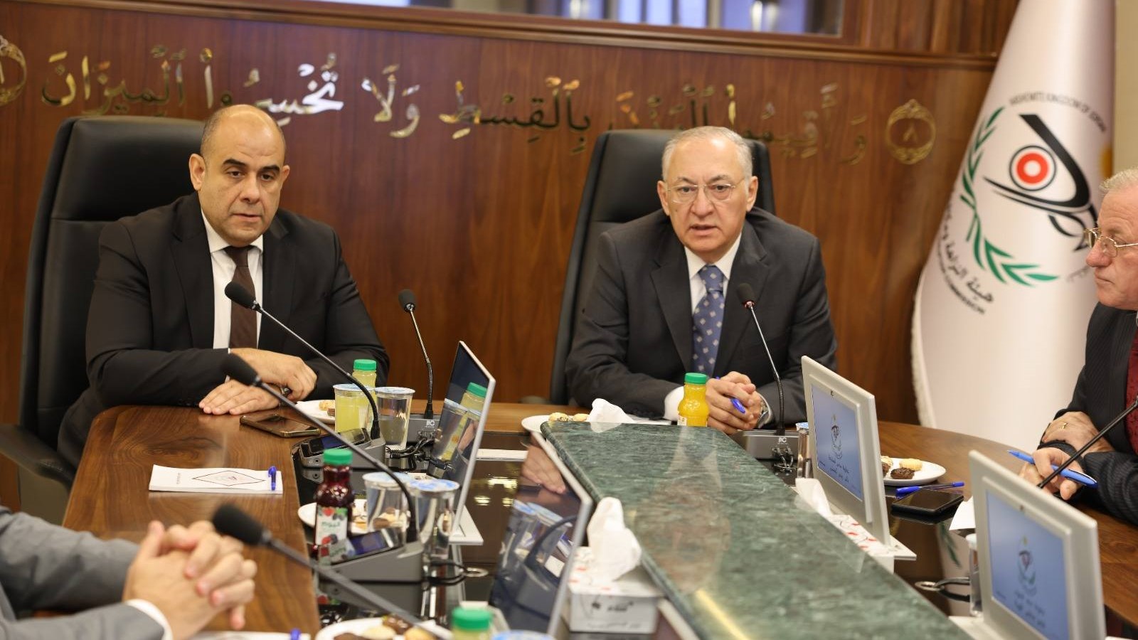  مجلس مفوضي الأوراق المالية يزور هيئة النزاهة