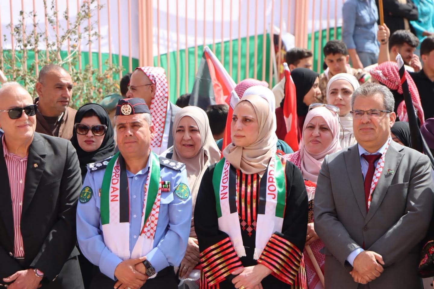 احتفالات وطنية واسعة بيوم العلم الأردني في مختلف المحافظات