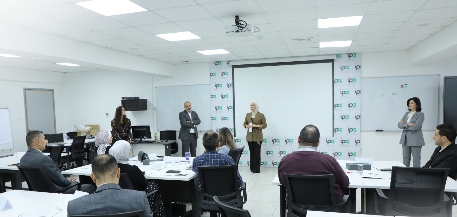  إطلاق برنامج "تطوير المهارات الأساسية والمتقدمة لسماع صوت المواطن"