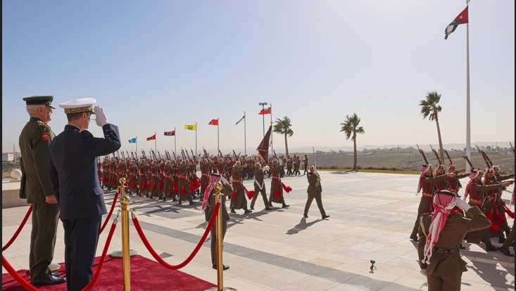  رئيس هيئة الأركان يستقبل رئيس أركان الجيوش الفرنسية