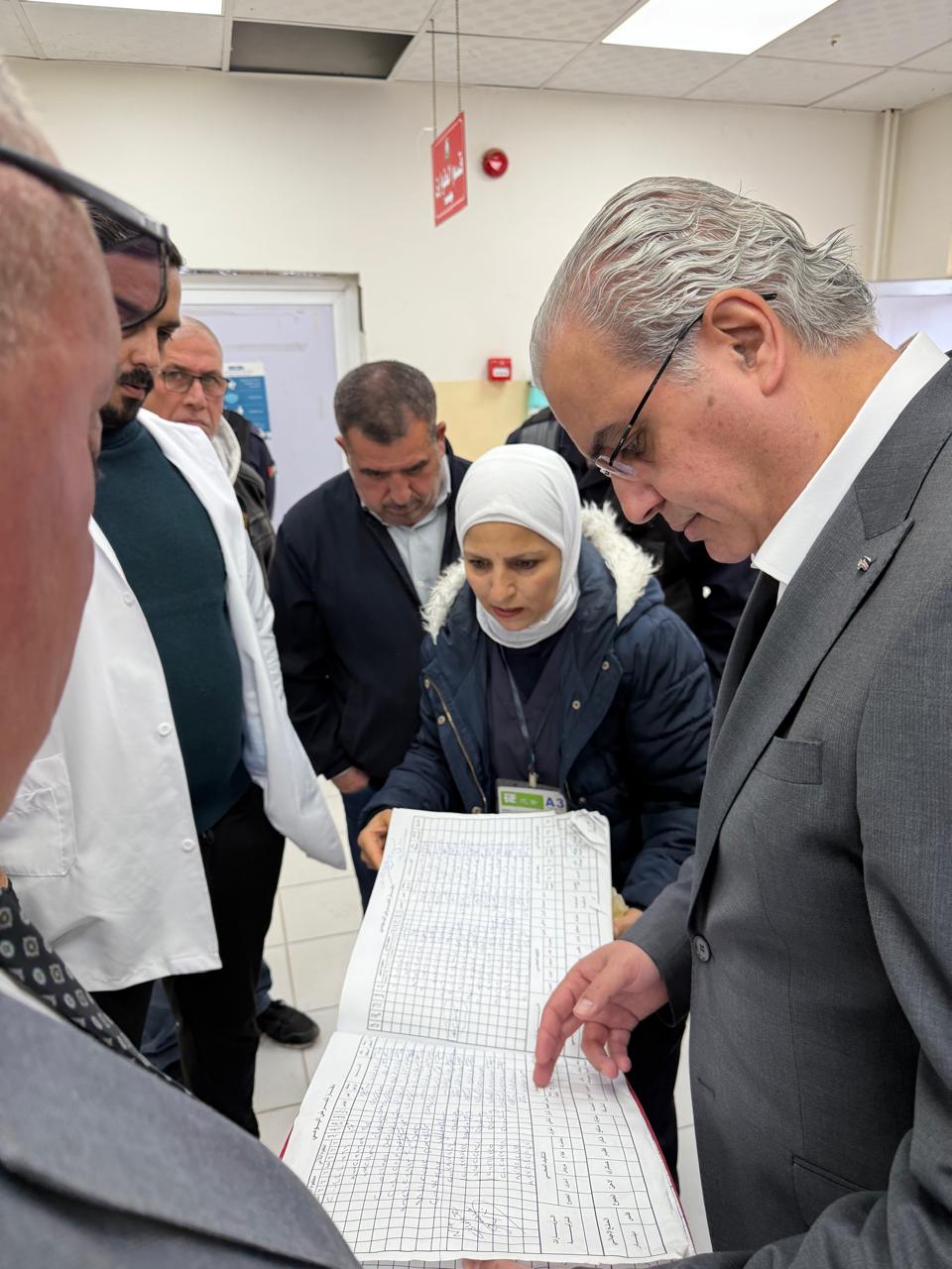  وزير الصحة يتفقد عدداً من المراكز الصحية في الطفيلة والكرك