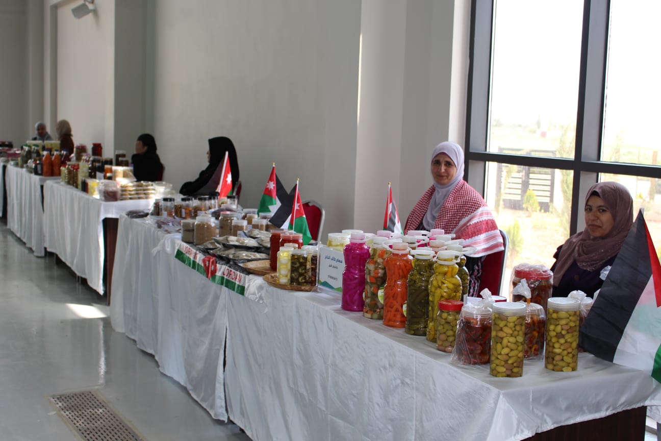 انطلاق فعاليات "اليوم الوظيفي ومعرض المنتجات الريفية" في إربد