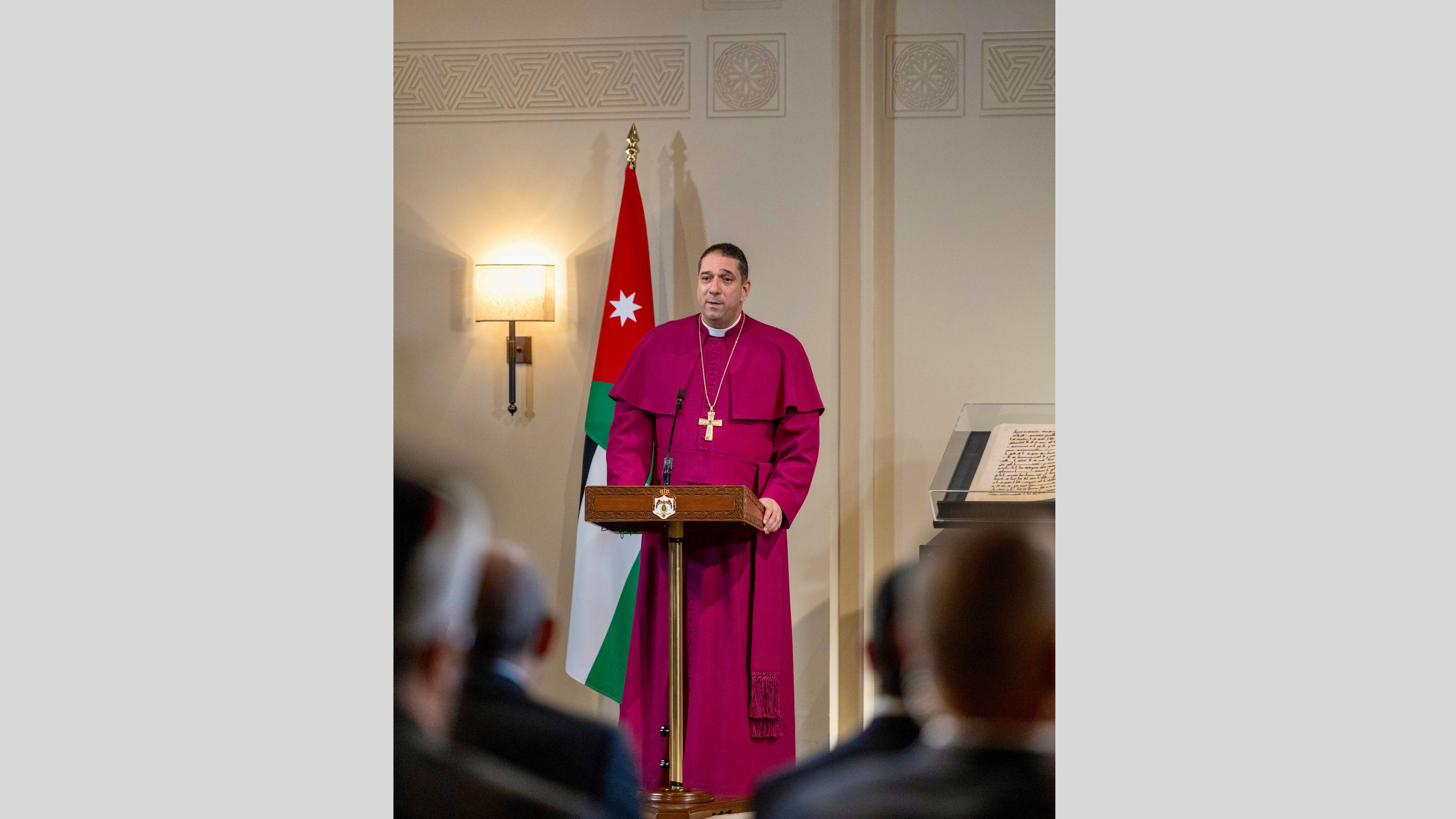 الملك يهنئ المسيحيين في الأردن وفلسطين والعالم بالأعياد المجيدة