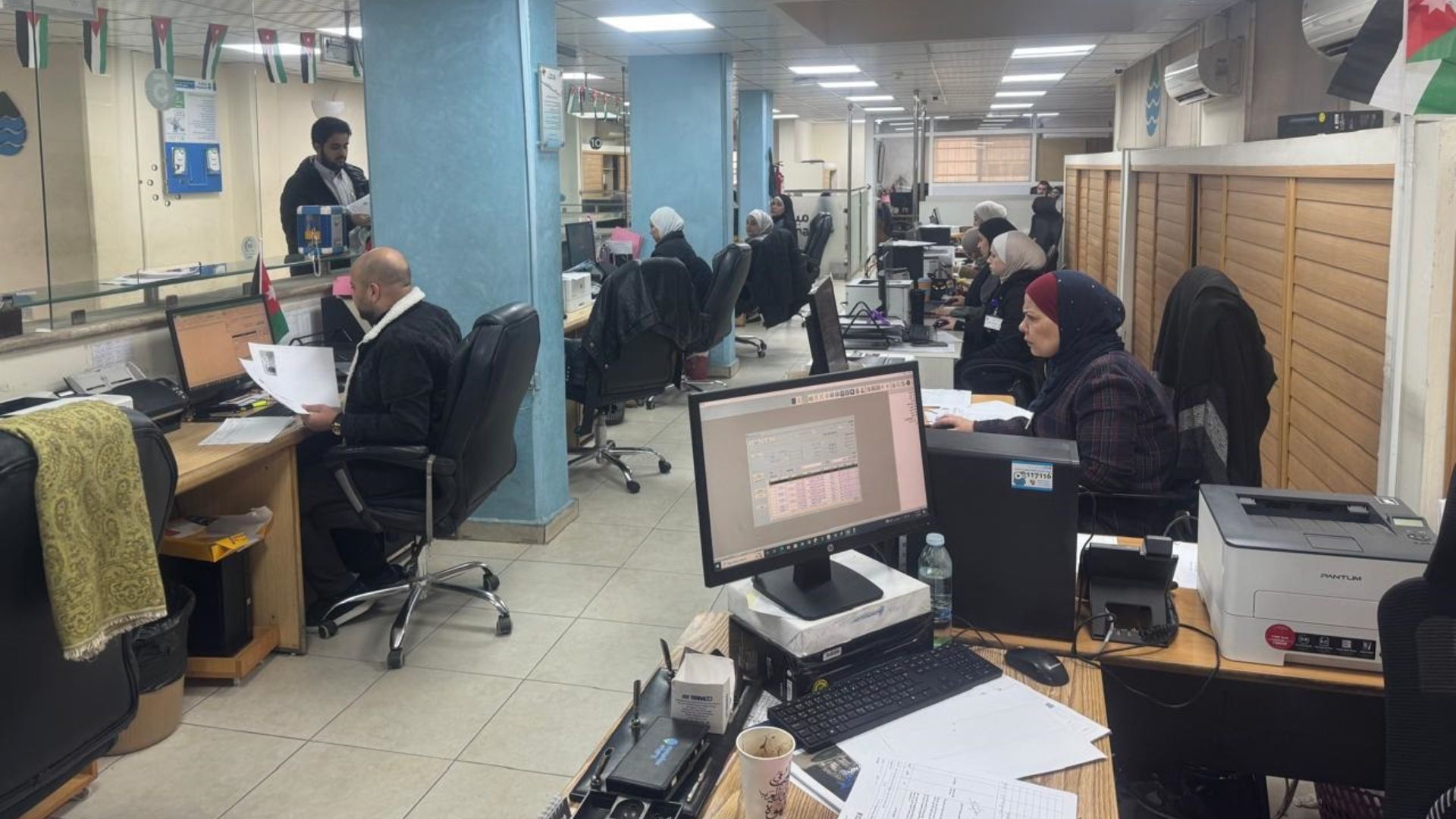  وزير المياه يؤكد ضرورة رفع كفاءة التزويد المائي 