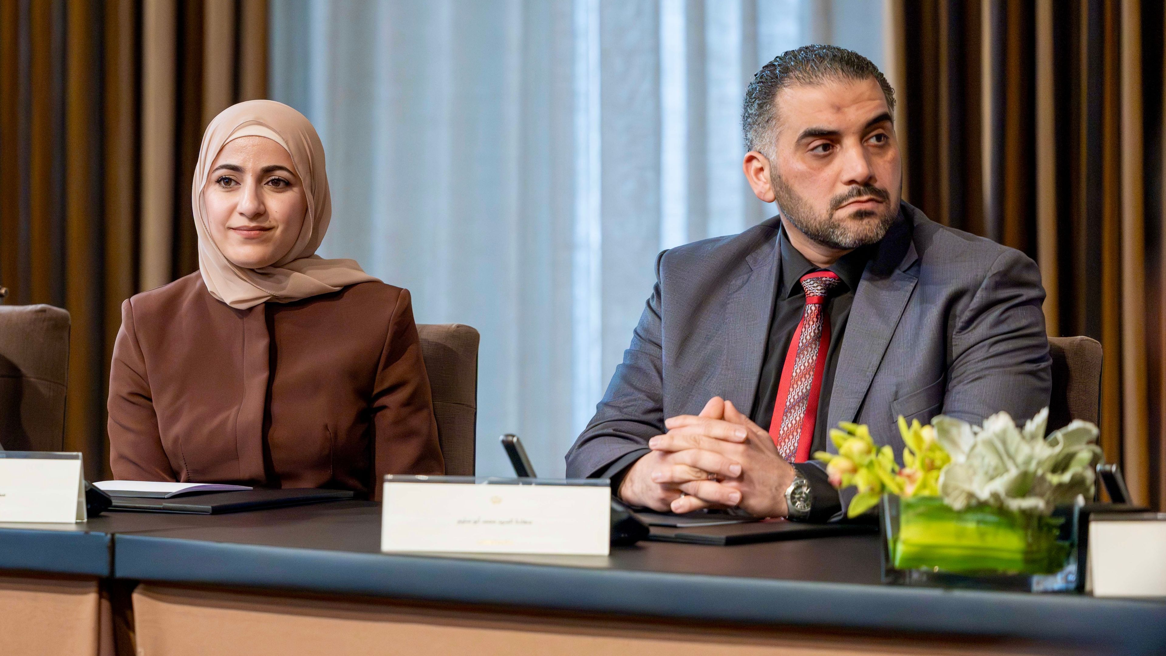  الملك يلتقي أصحاب مبادرات إنسانية وطنية 