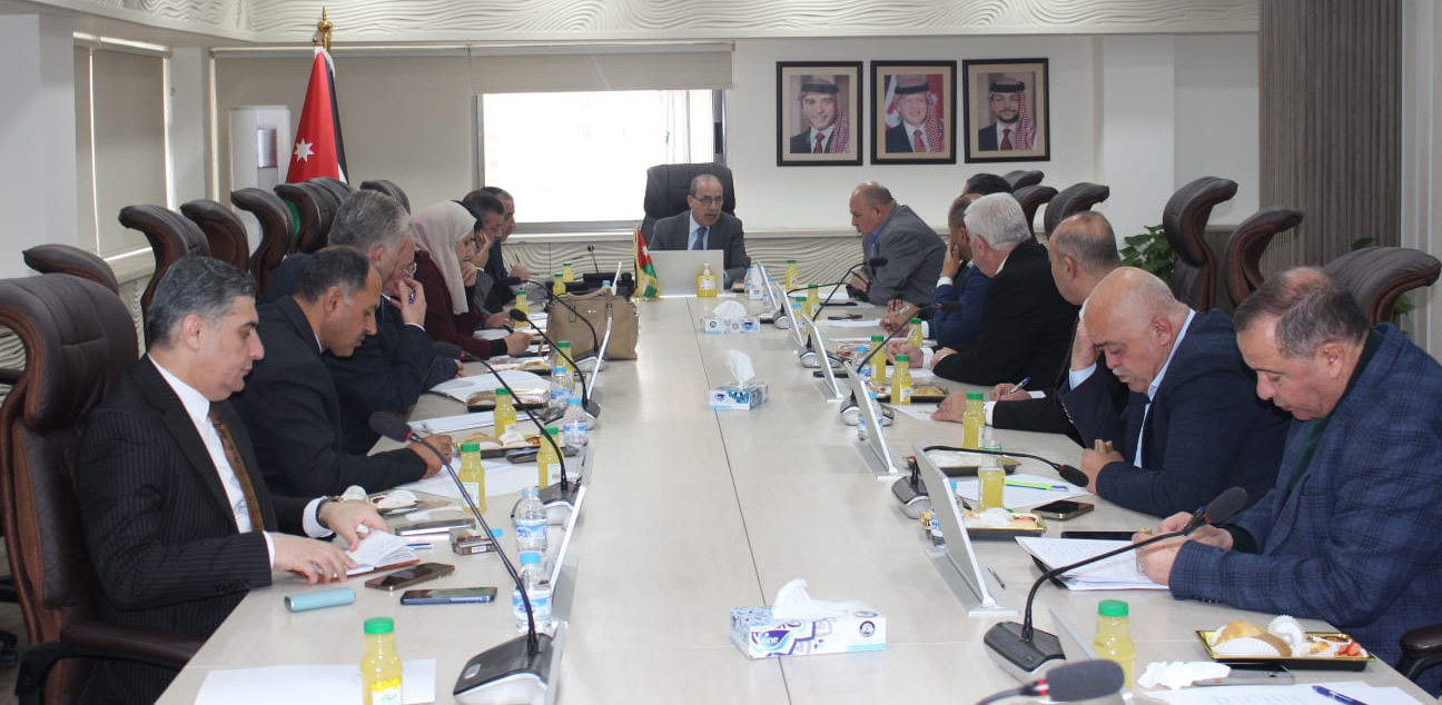  وزير الإدارة المحلية يؤكد أهمية تجويد الخدمات خلال شهر رمضان