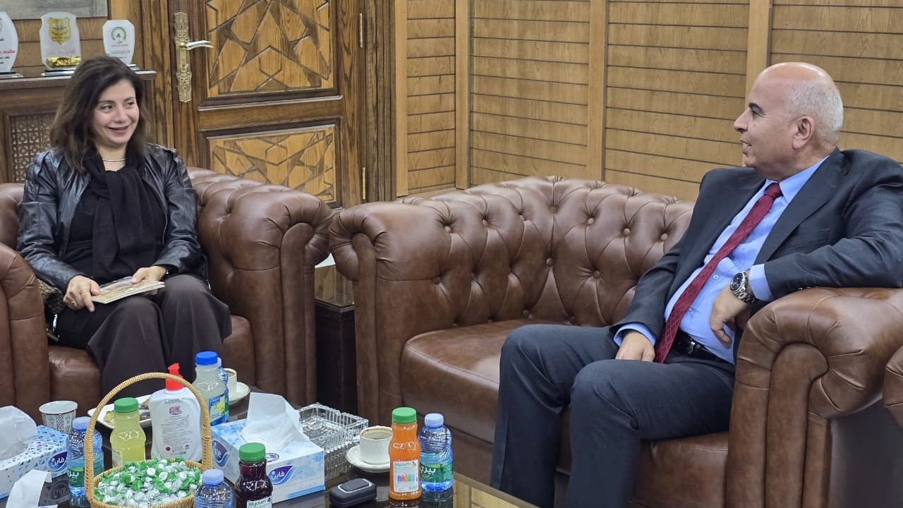  الأميرة دانا فراس تزور بلدية السلط 