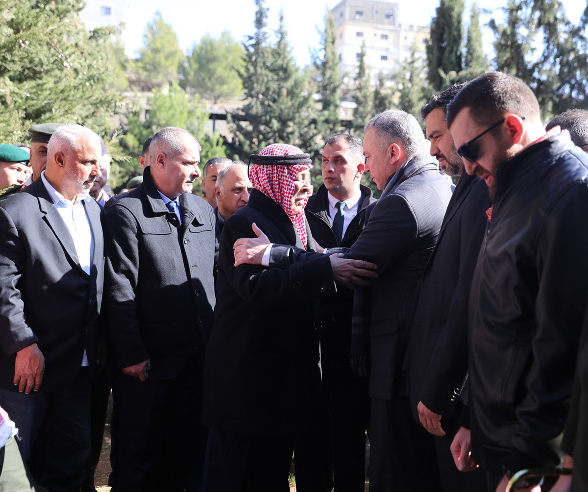  مندوبا عن الملك وولي العهد.. العيسوي يشارك في تشييع جثمان رئيس الوزراء الأسبق علي أبو الراغب