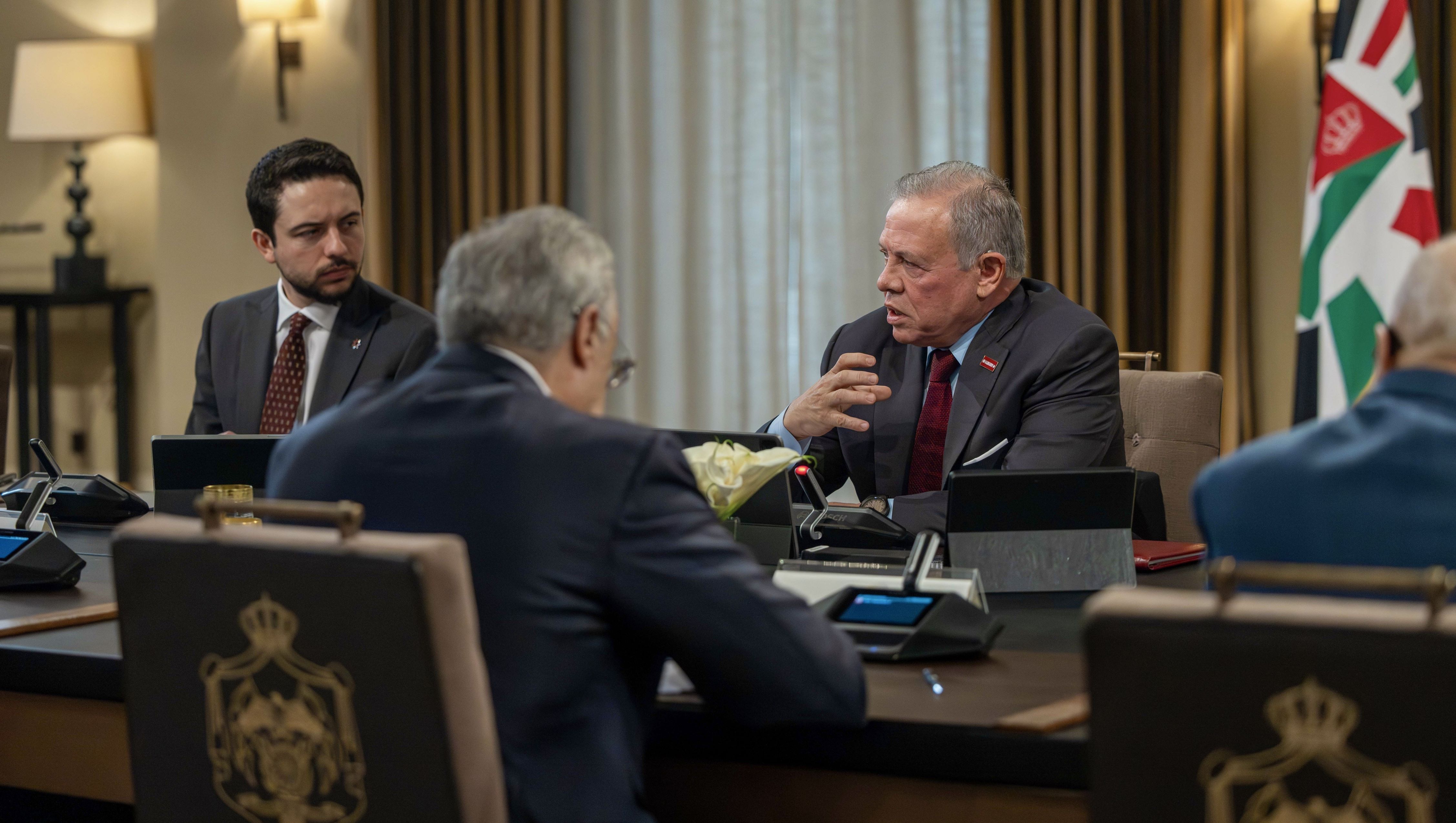  الملك خلال لقاء مع رؤساء وزراء سابقين: الأردن بخير وسيبقى بخير
