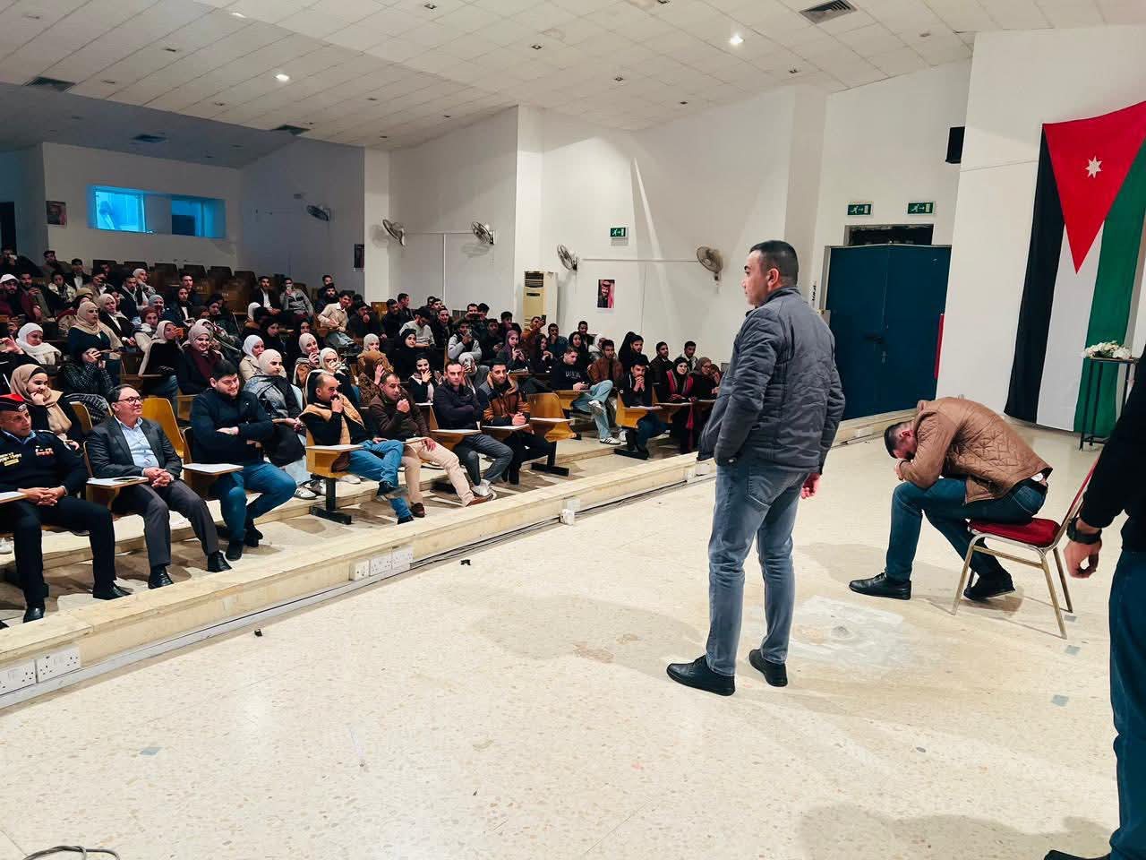  عرض مسرحي بعنوان "سم المخدرات وضحايا المجتمع"  في جامعة آل البيت  