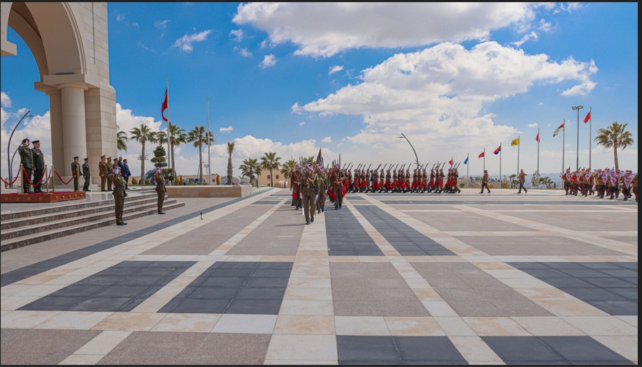  رئيس الأركان يستقبل نائب القائد العام للقوات المسلحة العربية الليبية