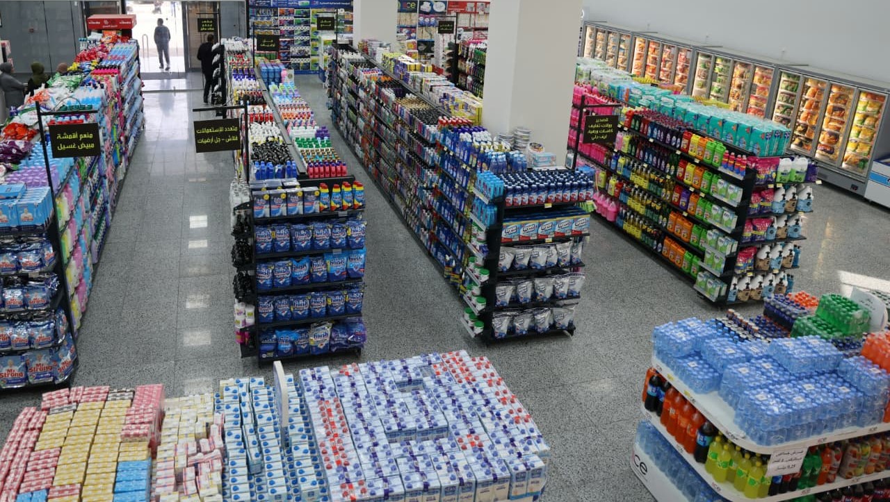  رئيس هيئة الأركان يفتتح سوق العيص التجاري بالطفيلة