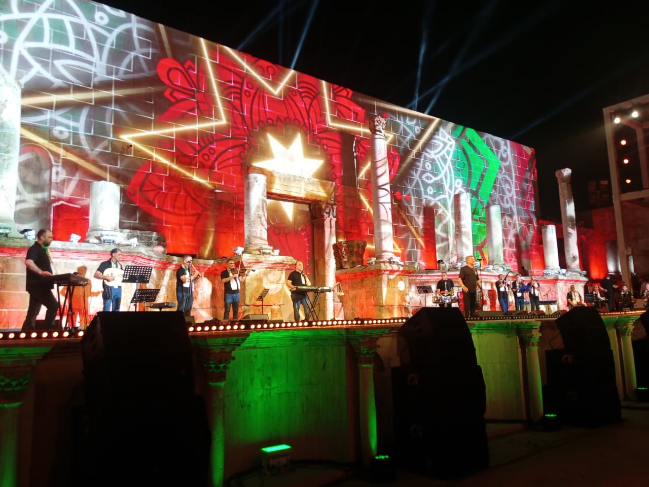 احتفالات وطنية واسعة بيوم العلم الأردني في مختلف المحافظات