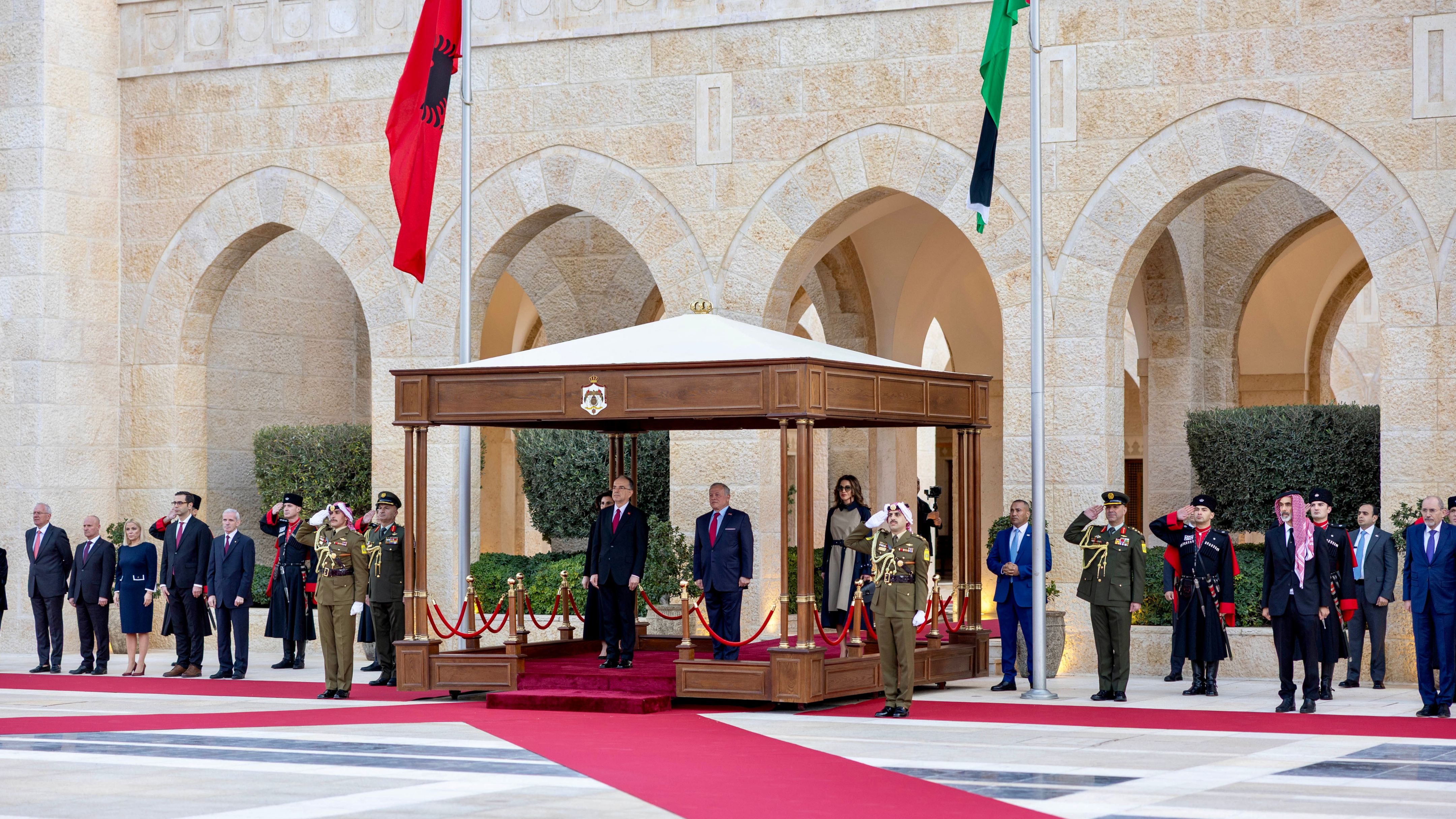  الملك والرئيس الألباني يبحثان سبل توسيع التعاون بين البلدين