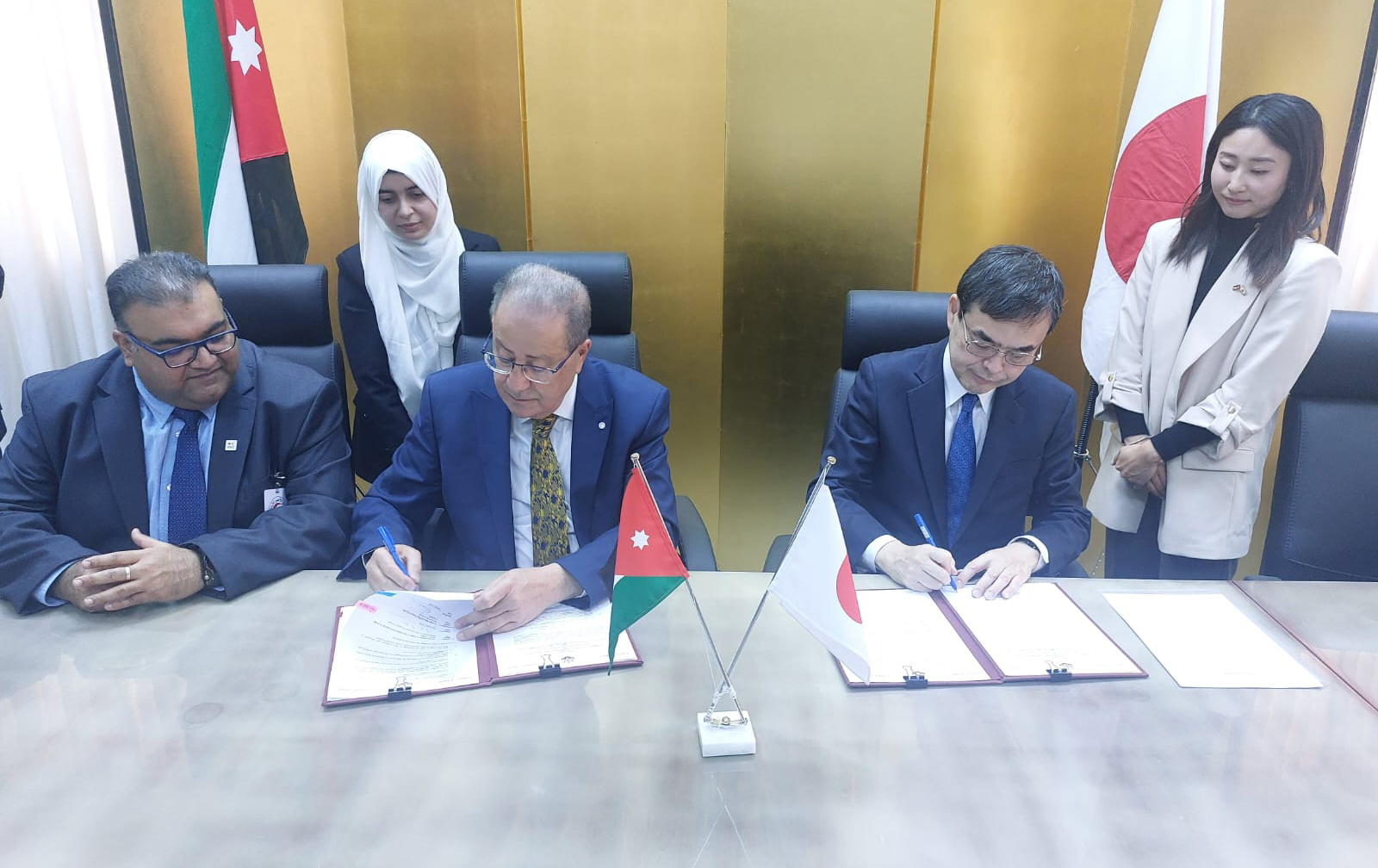  منحة يابانية لتوفير معدات طبية لمستشفى الهلال الأحمر