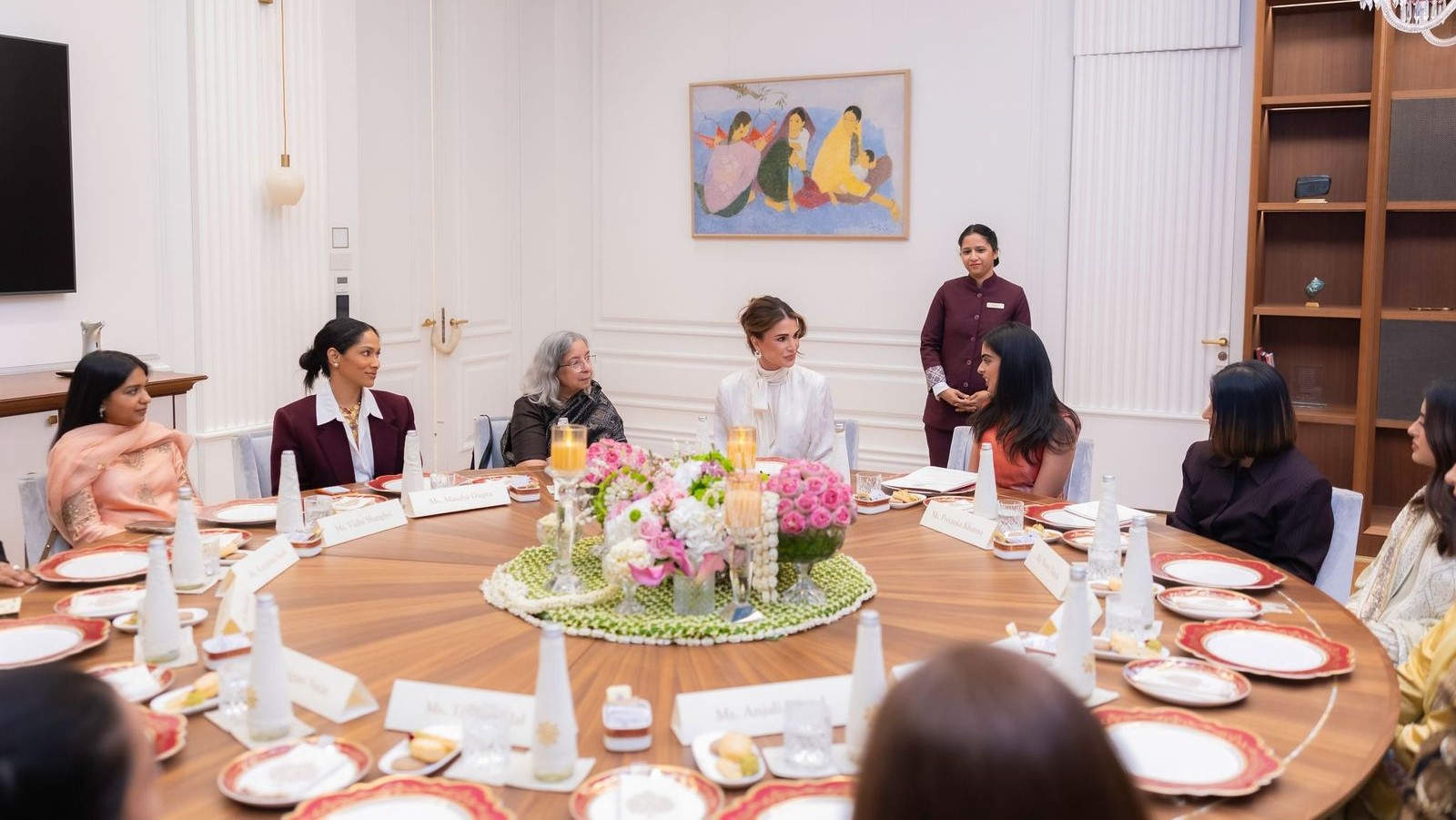  الملكة رانيا العبدالله تلتقي رائدات أعمال في مركز نيتا موكيش أمباني الثقافي