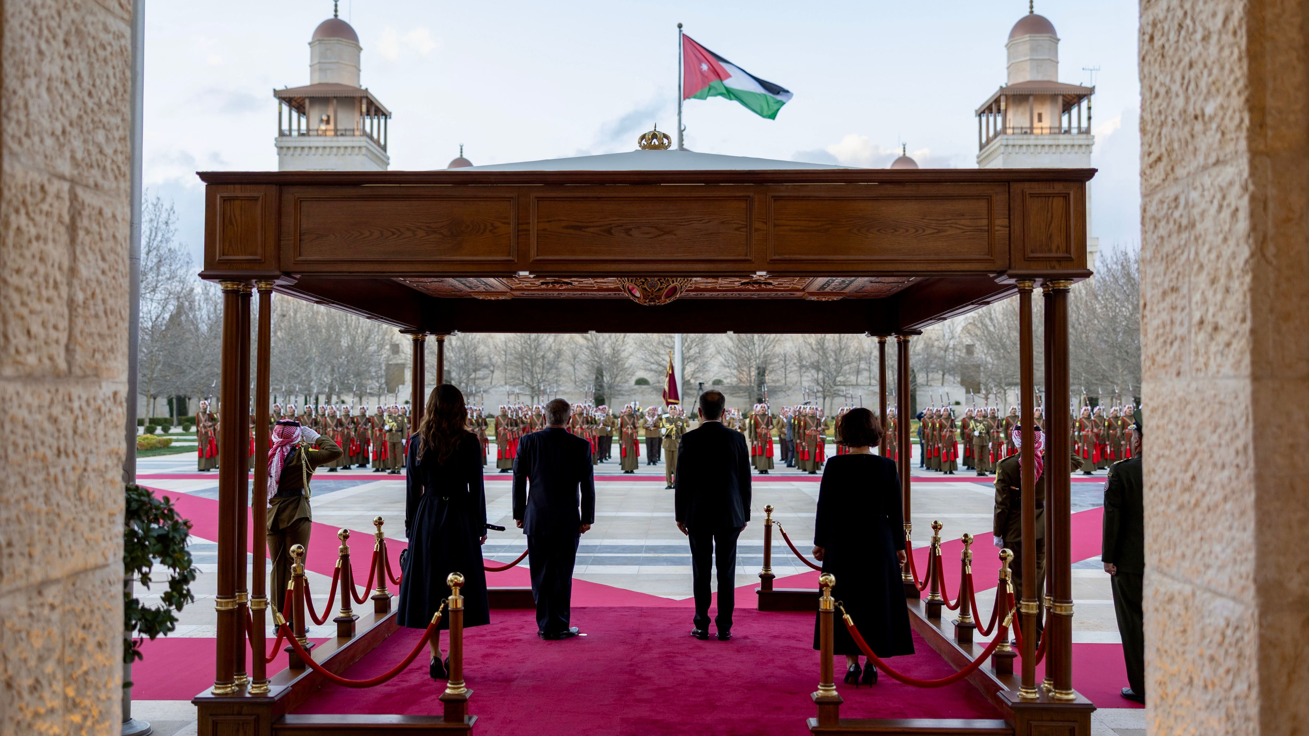  الملك والرئيس الألباني يبحثان سبل توسيع التعاون بين البلدين