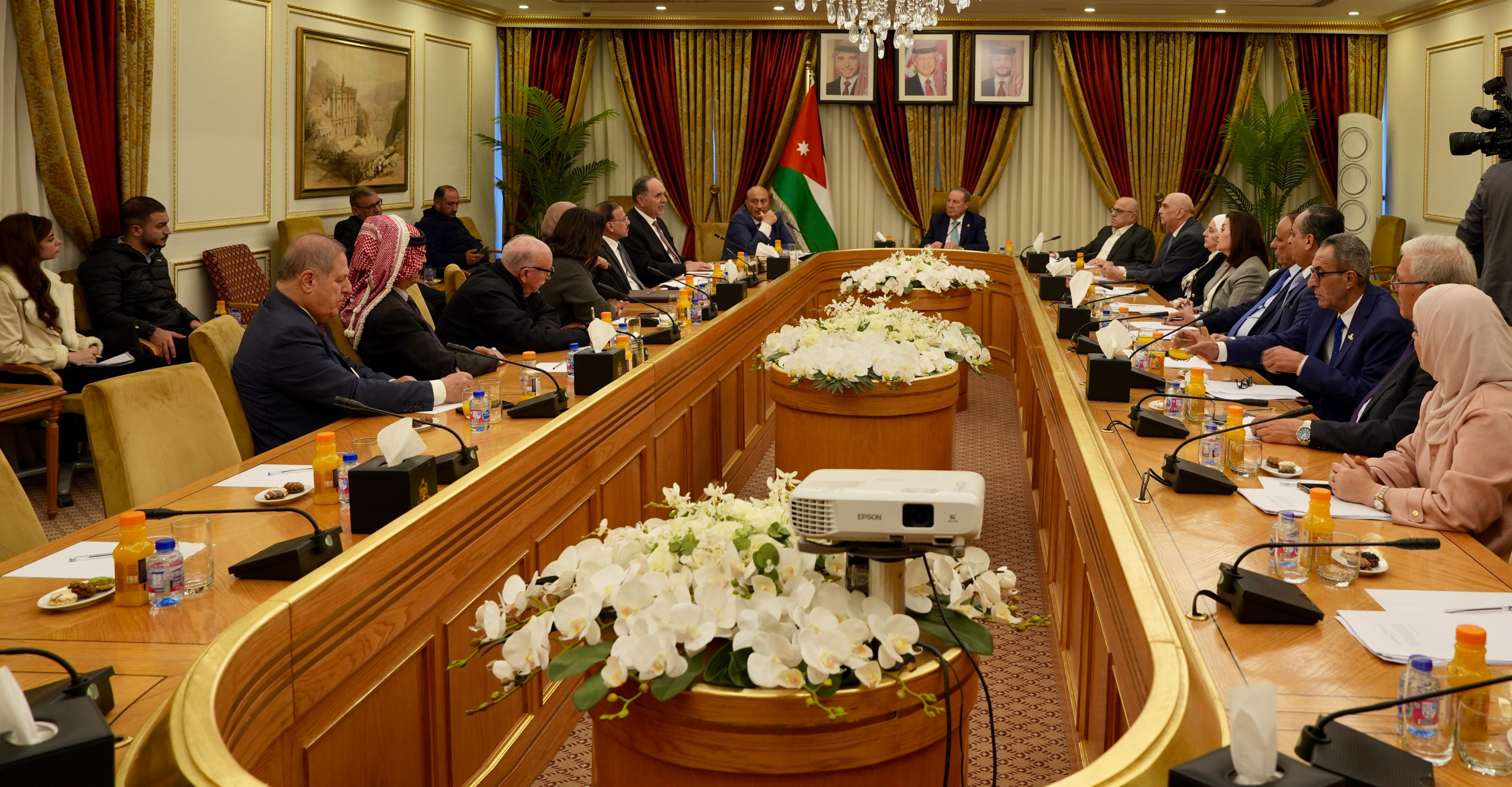  "قانونية الأعيان" تقر مشاريع قوانين