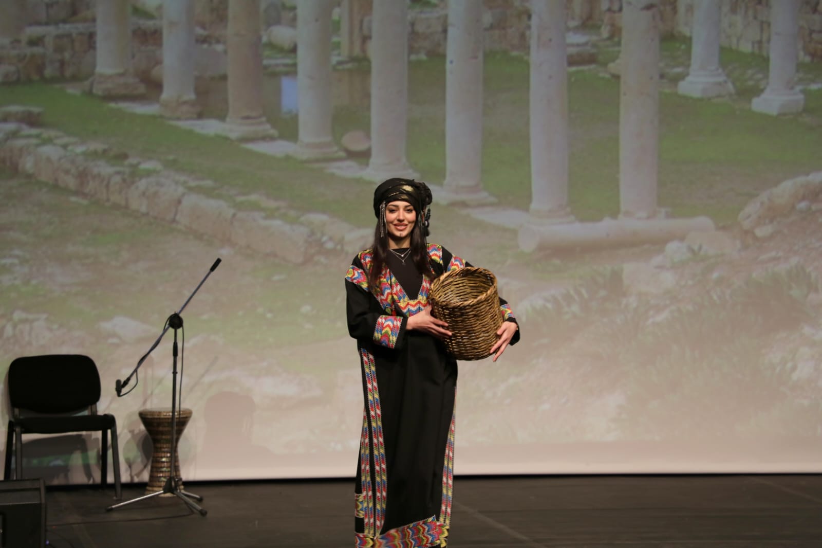  إشهار الثوب الوطني "خيوط المجد بين الهوية والوصاية" في المركز الثقافي الملكي