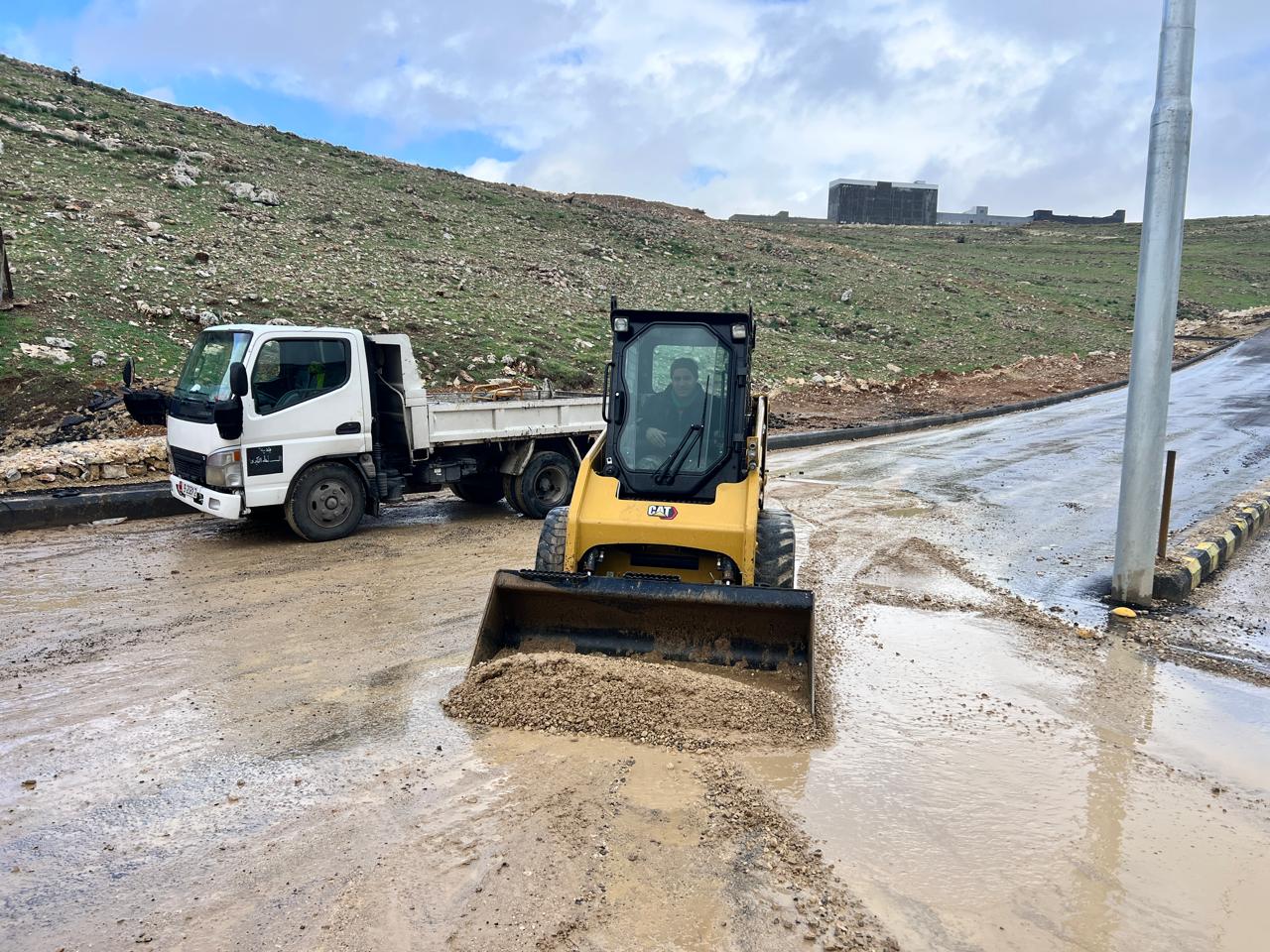  بلدية السلط: الاستعداد المبكر والصيانة الدورية ركيزتان للتعامل مع الظروف الجوية 