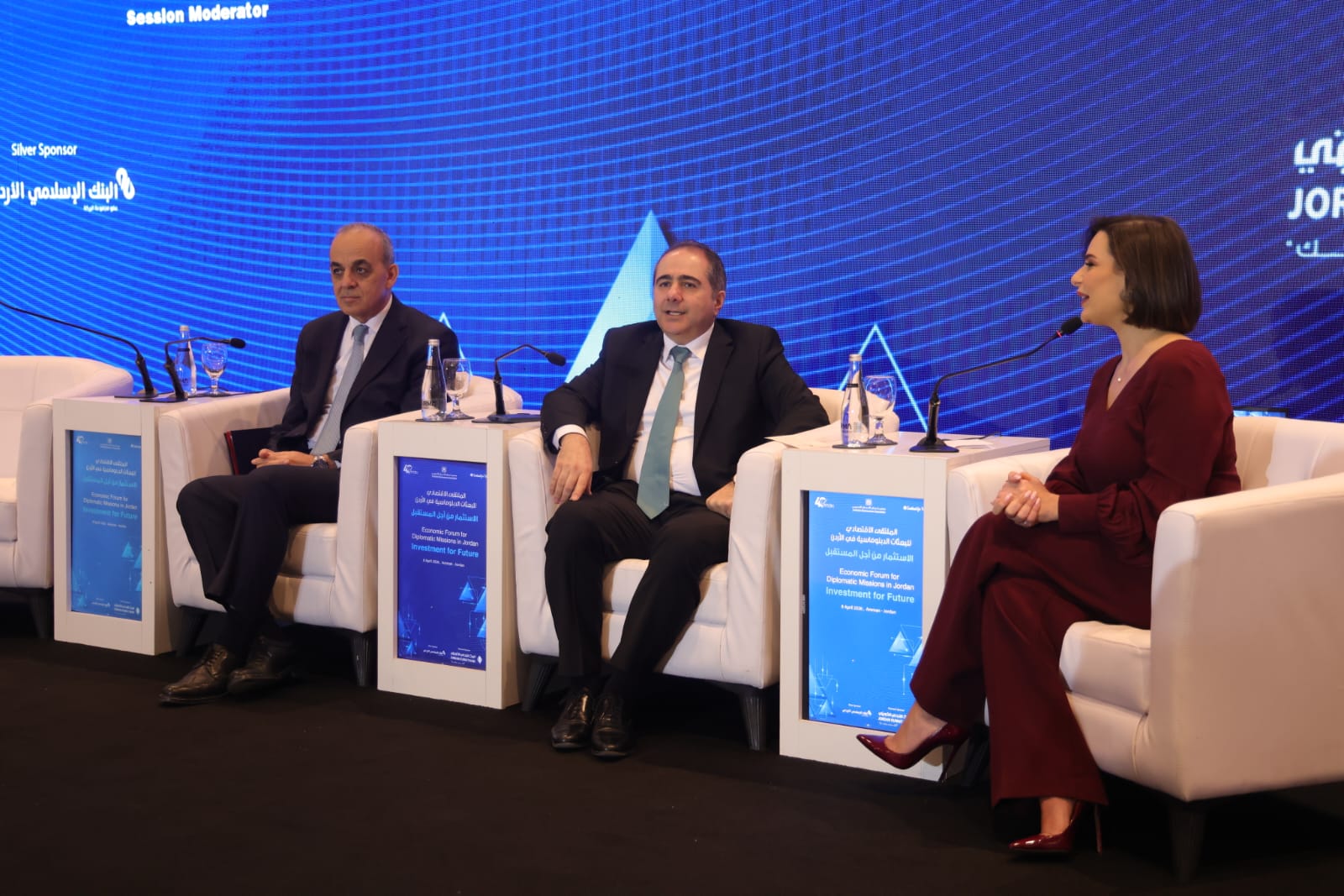  وزيرا الاستثمار والسياحة يؤكدان أهمية الدبلوماسية الاقتصادية باستقطاب الاستثمارات والسياح 