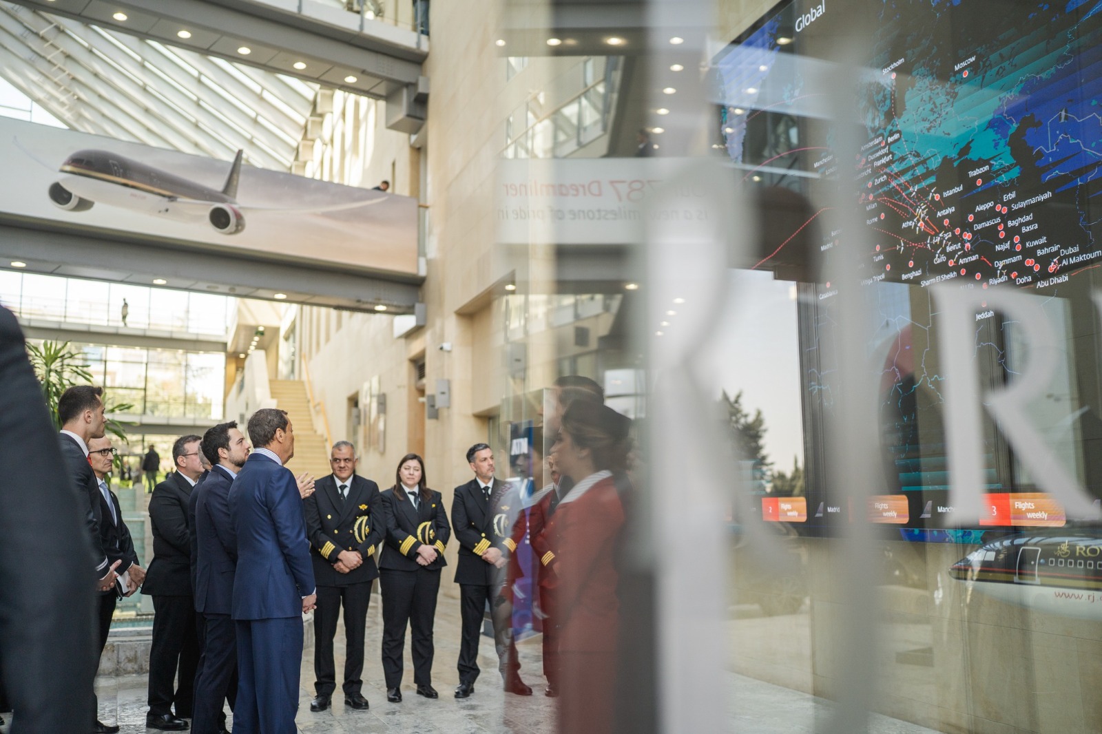  ولي العهد يزور شركة الخطوط الجوية الملكية الأردنية