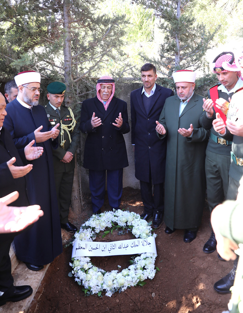  مندوبا عن الملك وولي العهد.. العيسوي يشارك في تشييع جثمان رئيس الوزراء الأسبق علي أبو الراغب