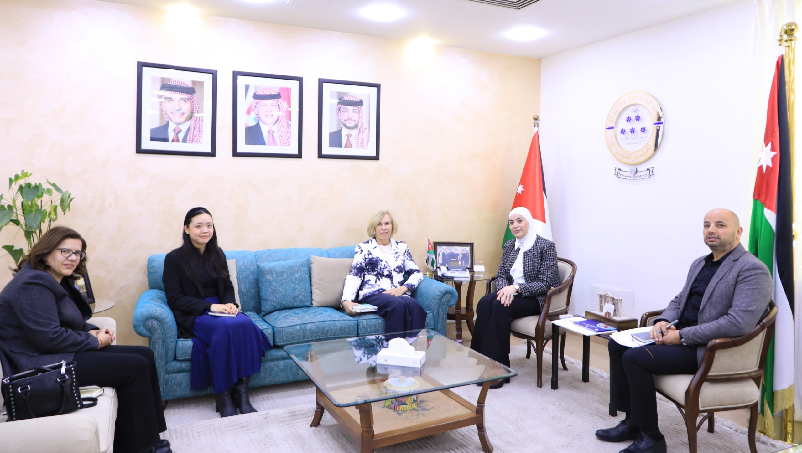  وزيرة التنمية الاجتماعية تبحث والسفيرة الأسترالية سبل تعزيز التعاون المشترك