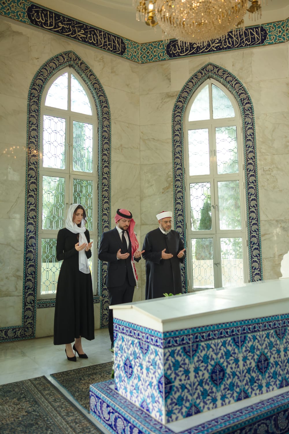  نائب الملك يزور ضريح المغفور له الملك الحسين