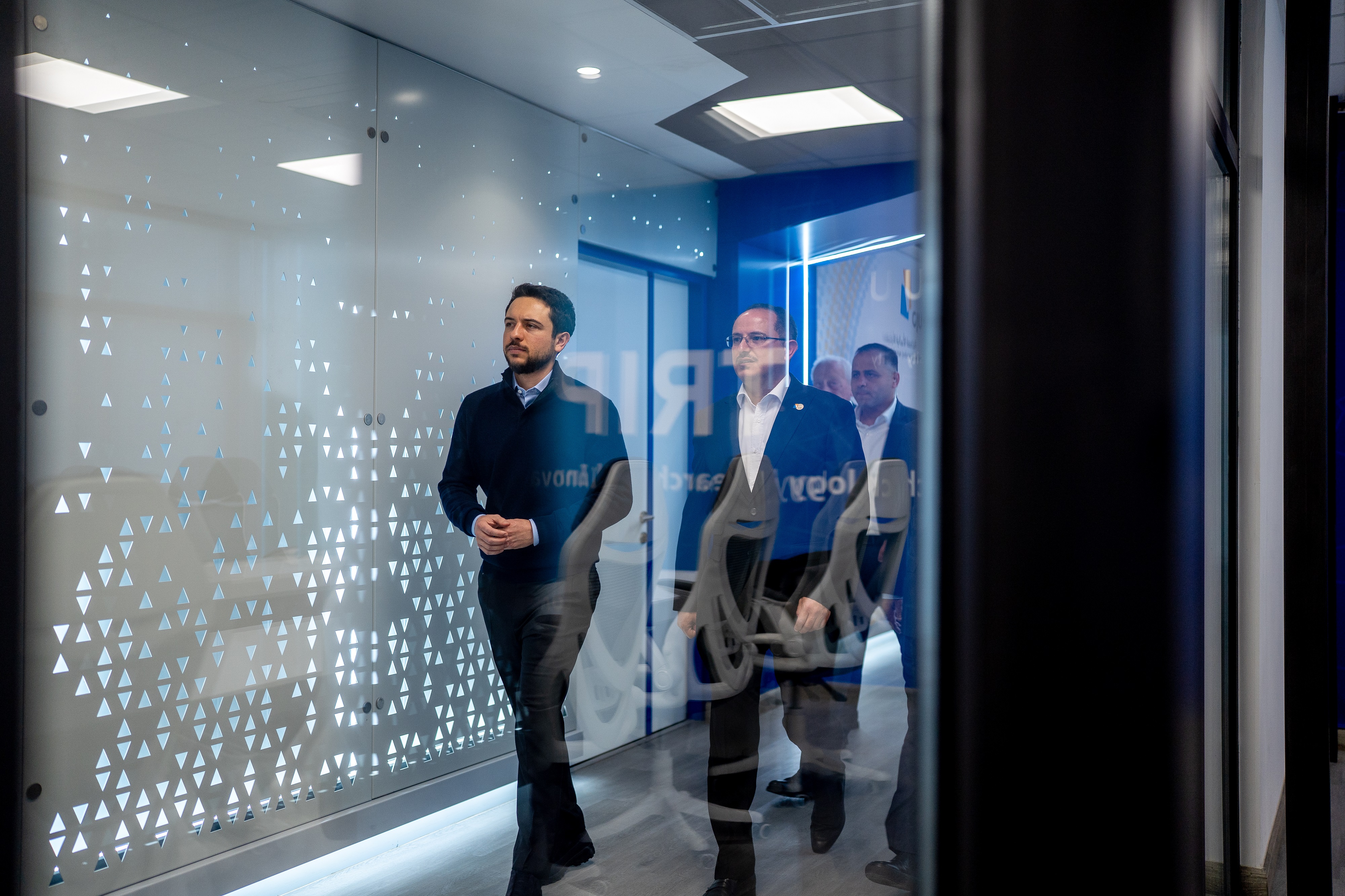  ولي العهد يزور الجامعة الألمانية الأردنية ويلتقي عددا من طلبتها