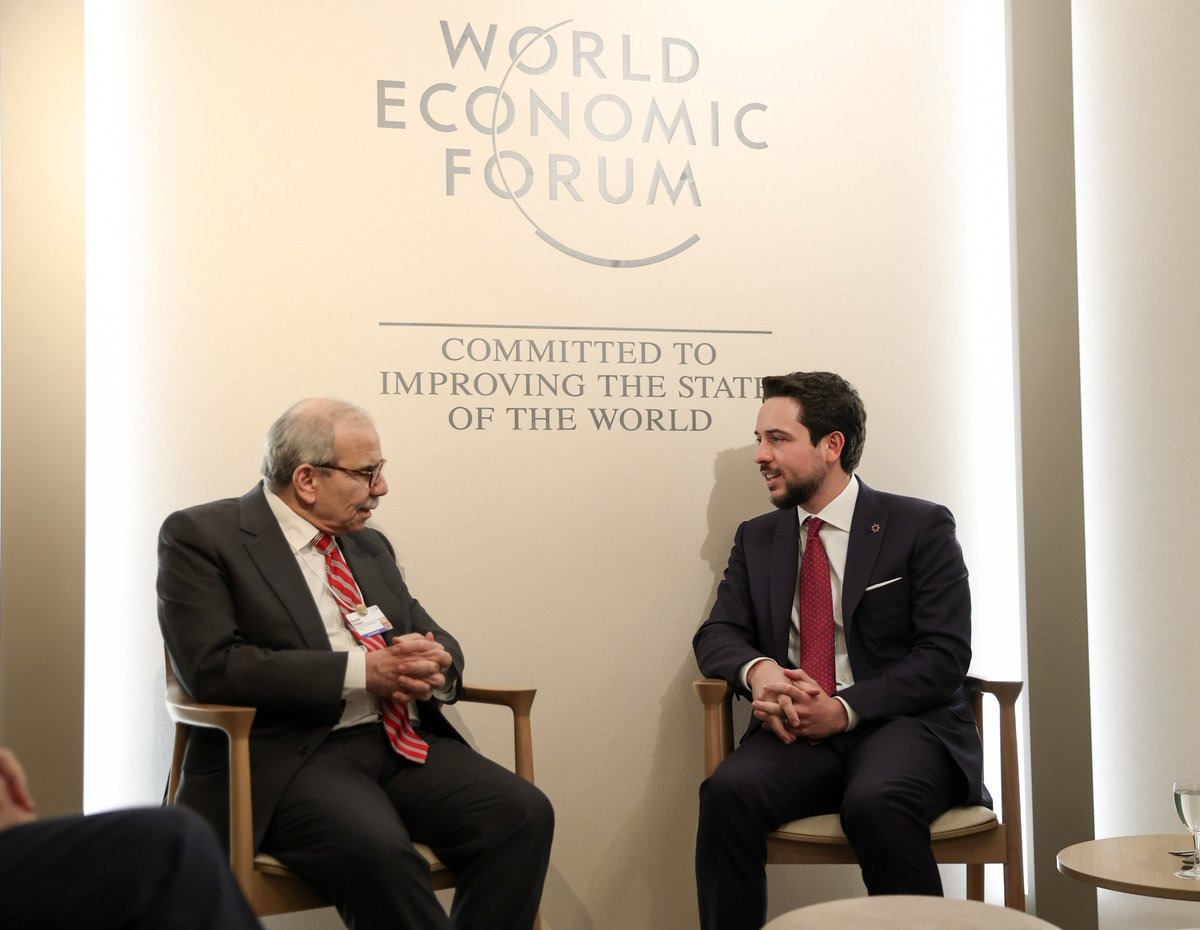  ولي العهد يلتقي رئيس الوزراء اللبناني ويؤكد متانة العلاقات بين البلدين