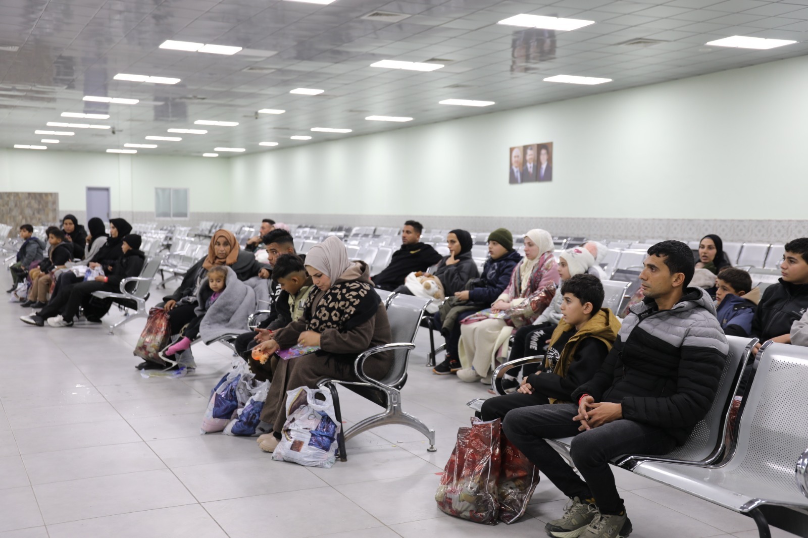  القوات المسلحة تُجلي دفعة جديدة من أطفال غزة المرضى لتلقي العلاج بالمملكة