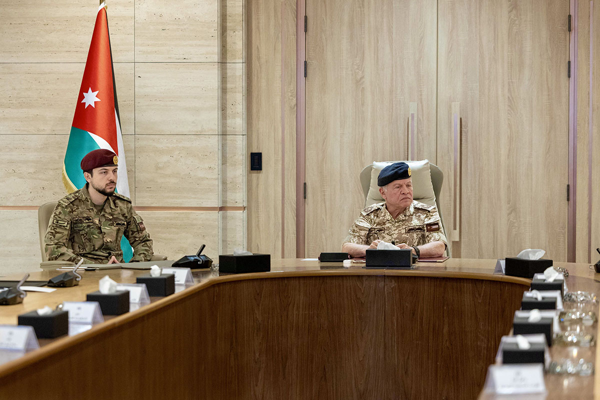  الملك يزور القيادة العامة للقوات المسلحة