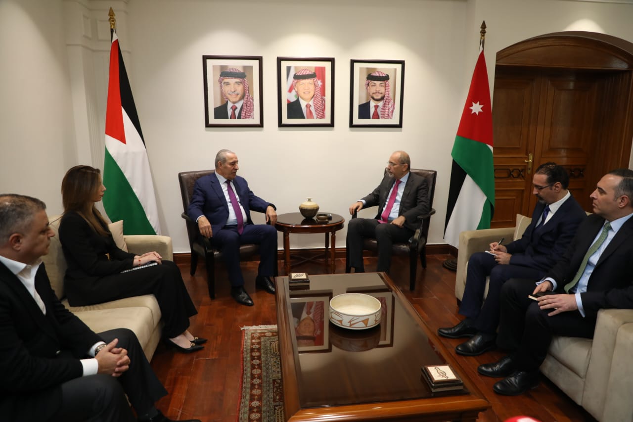  وزير الخارجية يلتقي نائب الرئيس الفلسطيني