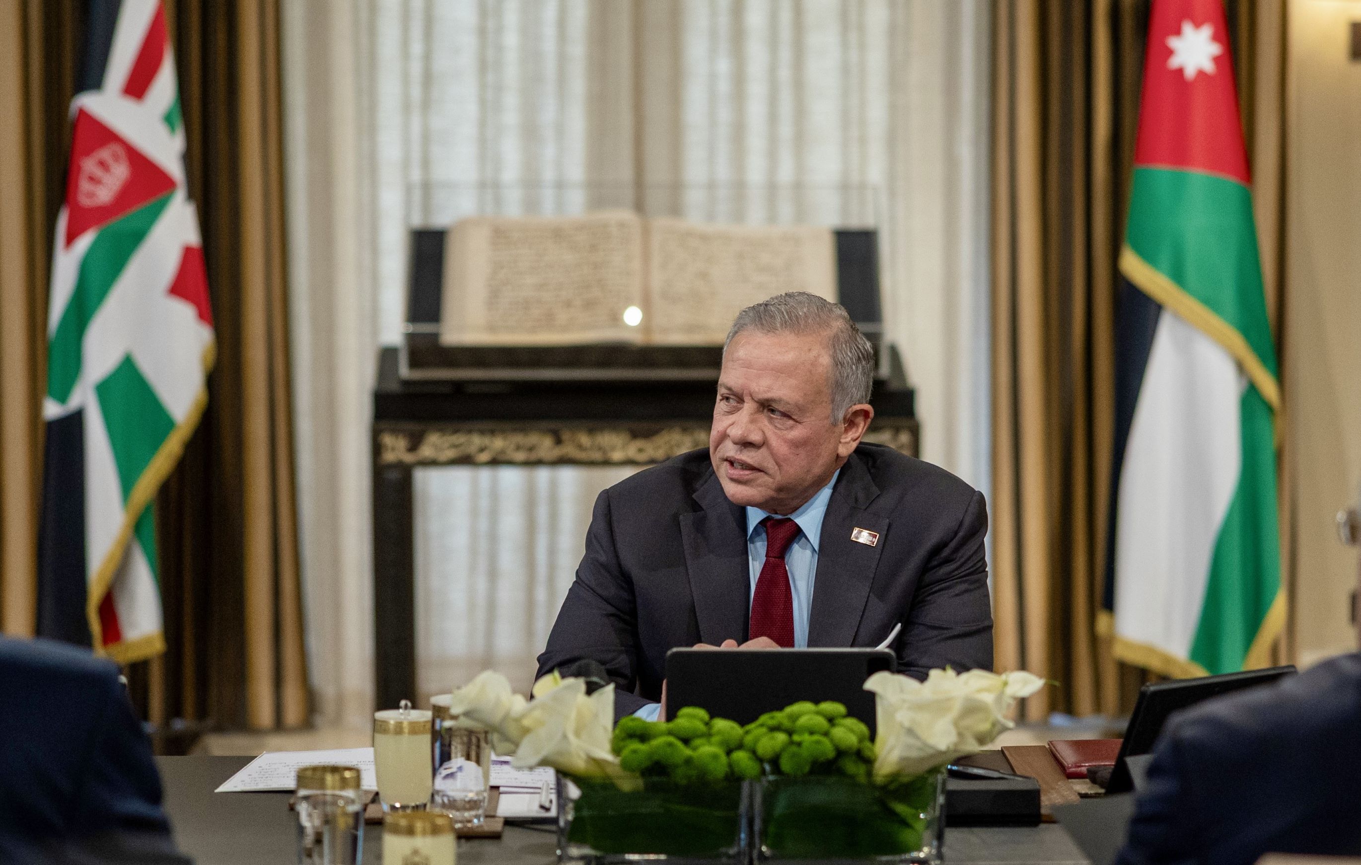  الملك خلال لقاء مع رؤساء وزراء سابقين: الأردن بخير وسيبقى بخير