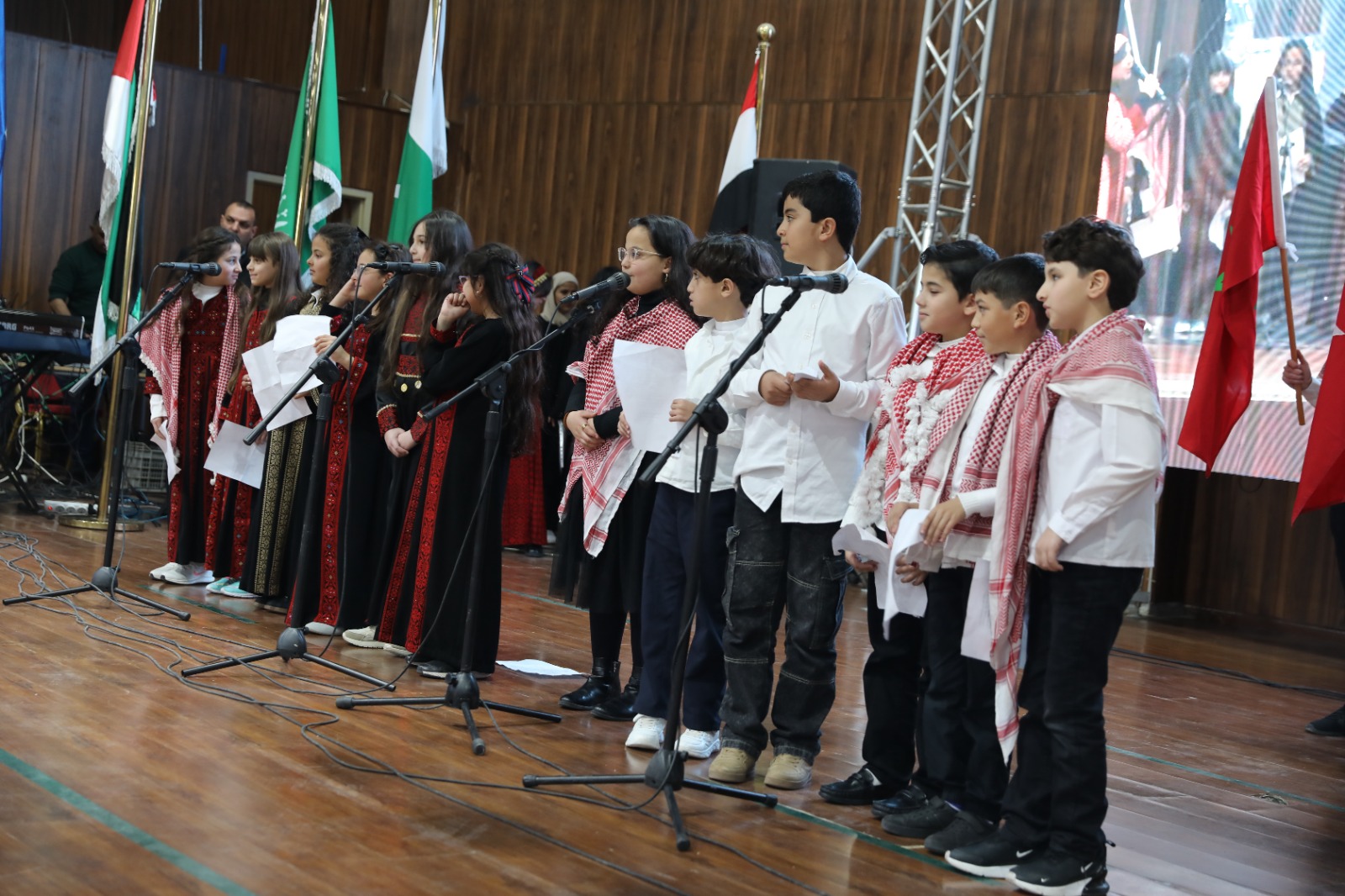  العيسوي يرعى احتفال جامعة جدارا بعيد ميلاد الملك ويفتتح معرض صور الهاشميين