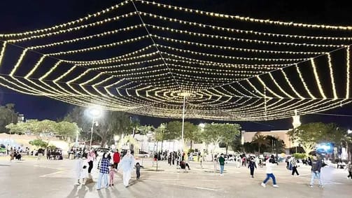 رمضان في العقبة.. روحانية متوهجة وزينة تضيء المدينة