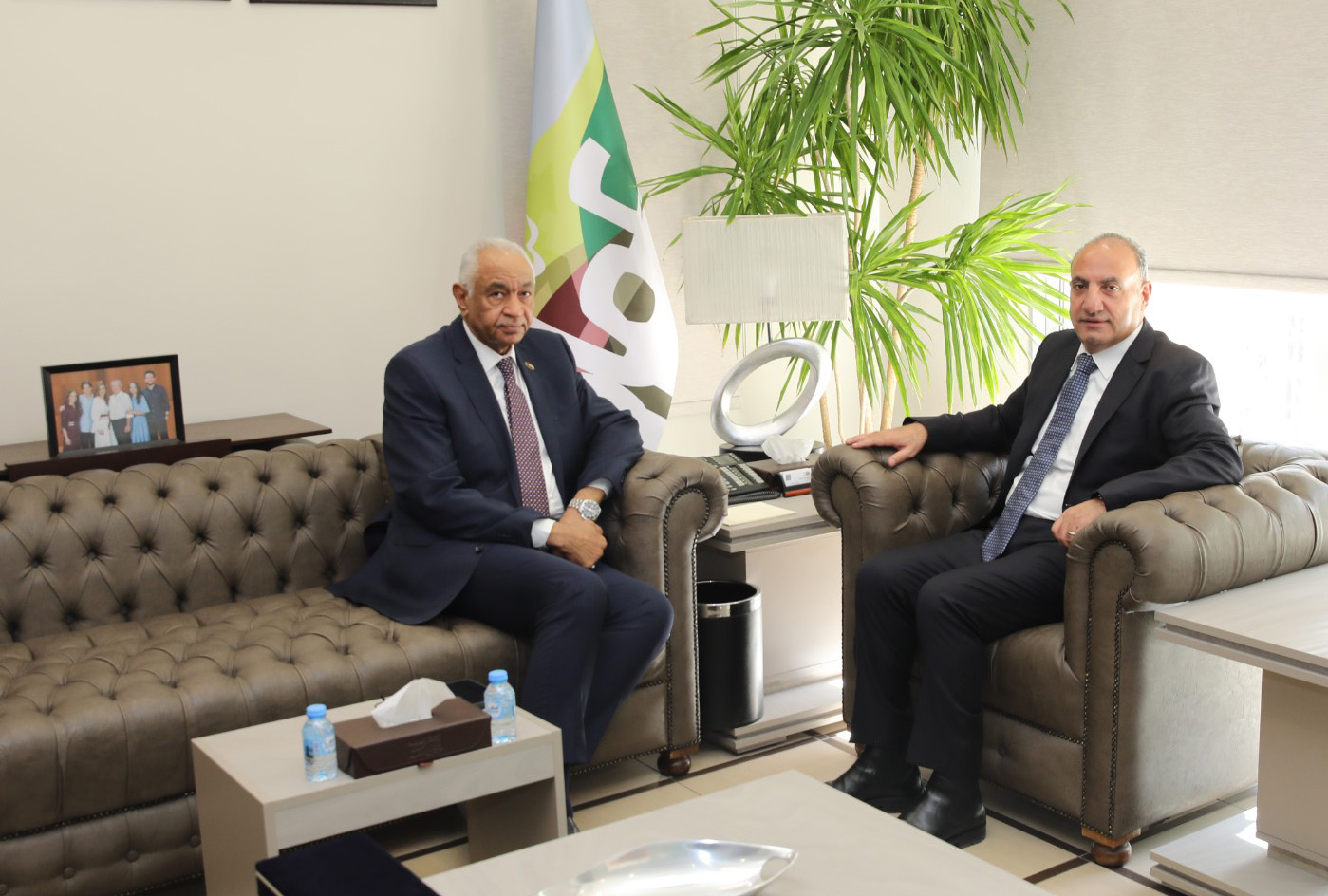 رئيس لجنة "الأمانة" يبحث والسفير السوداني تعزيز التعاون