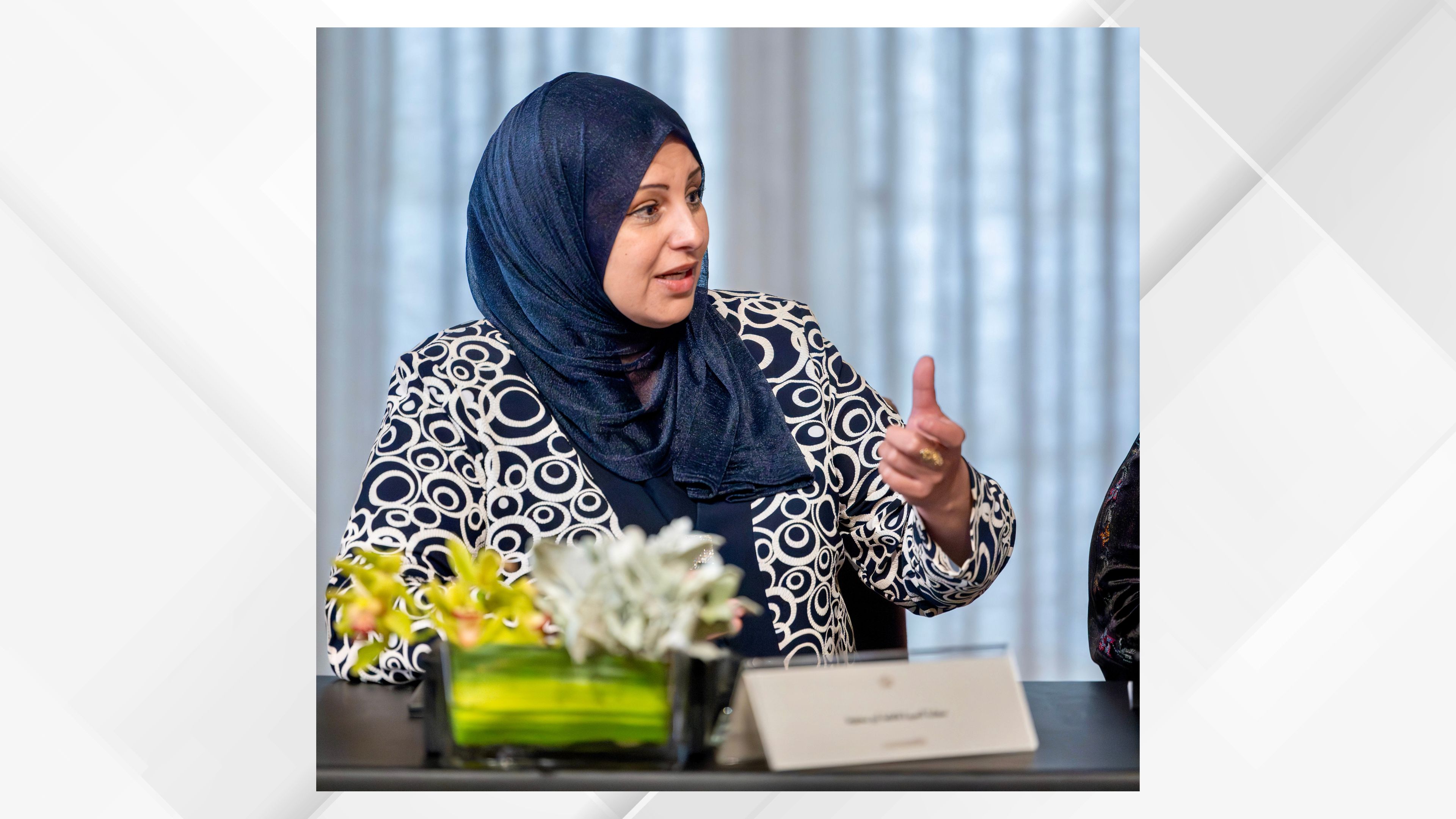  الملك يلتقي أصحاب مبادرات إنسانية وطنية 