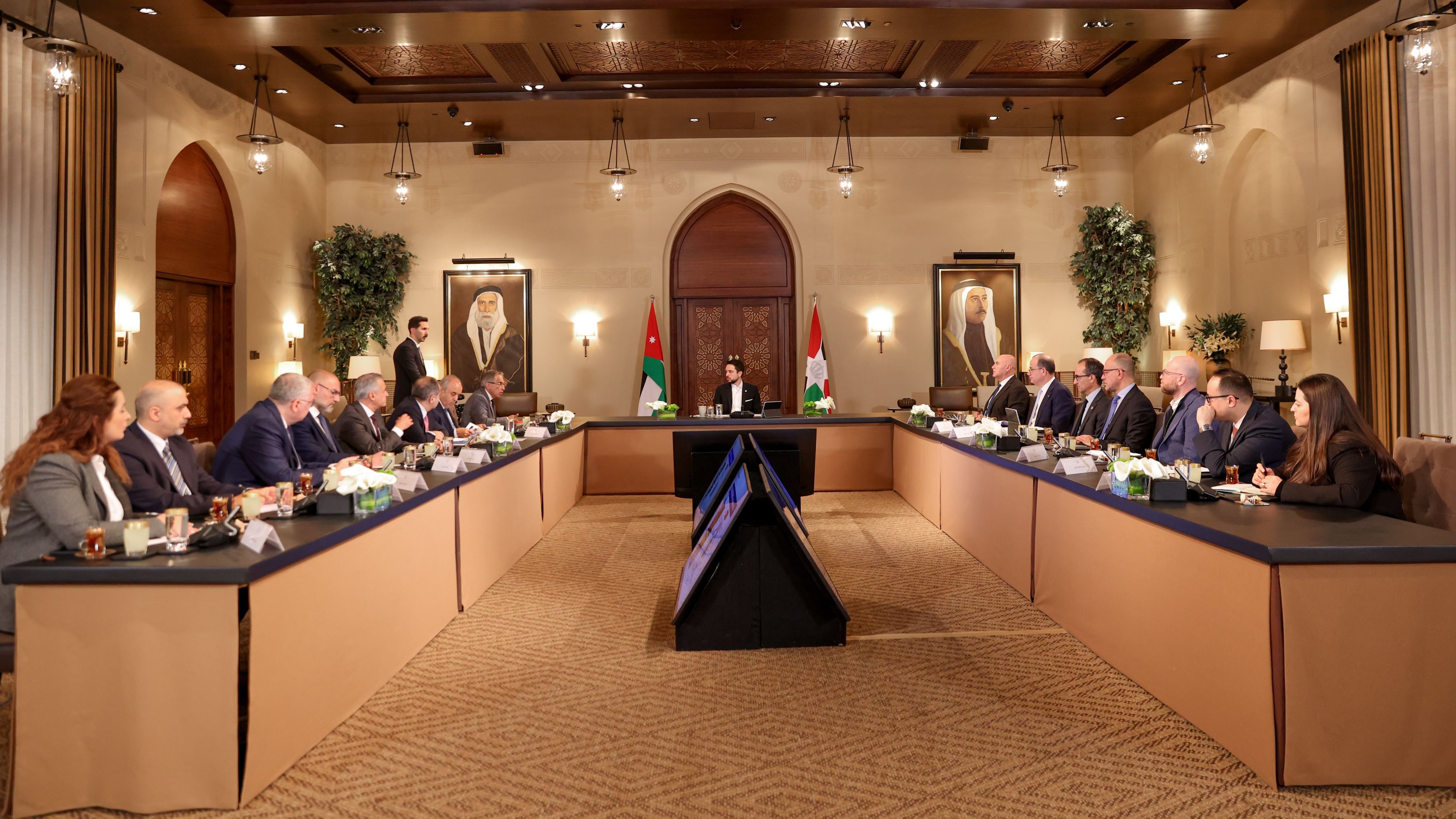  ولي العهد يؤكد أهمية الإسراع في تطوير وتنظيم البيئة التشريعية الداعمة للمشاريع الناشئة