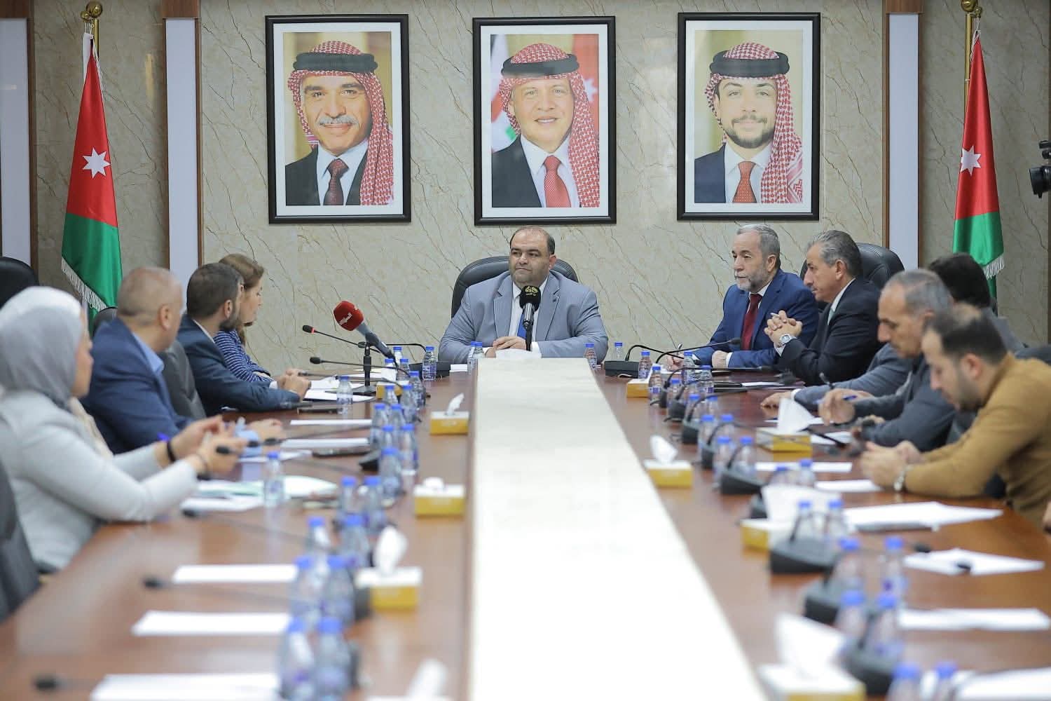 "الريادة النيابية" تبحث الدور الرقابي لهيئة تنظيم قطاع الاتصالات