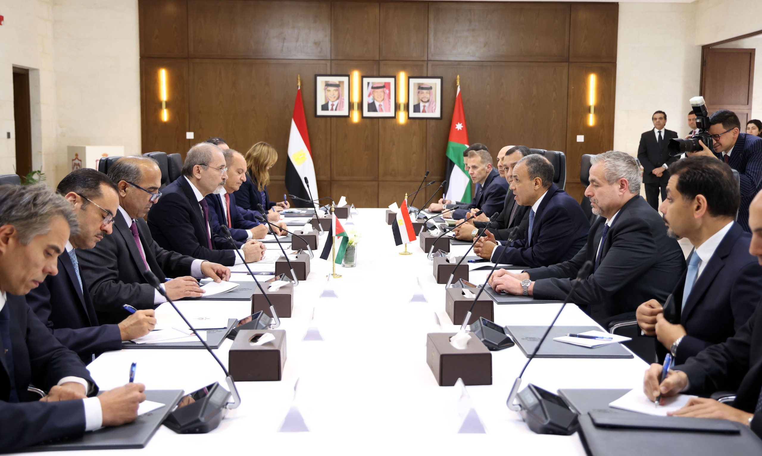  وزير الخارجية يلتقي نظيره المصري