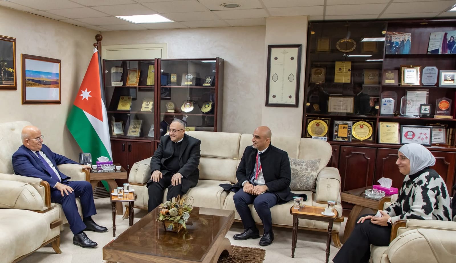  "الهاشمية" و"الإسراء" تبحثان التعاون في المجالات الاكاديمية 