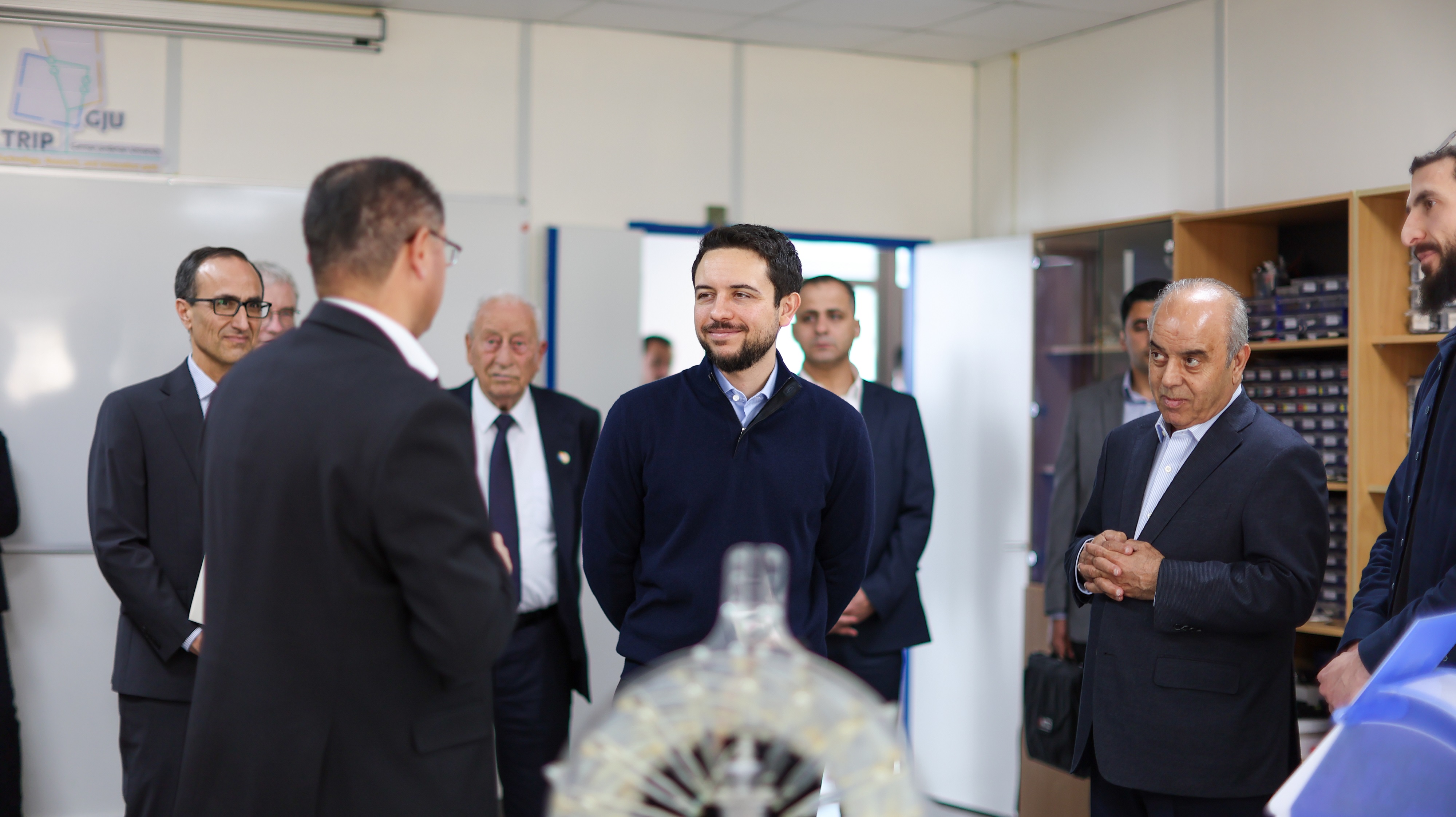  ولي العهد يزور الجامعة الألمانية الأردنية ويلتقي عددا من طلبتها