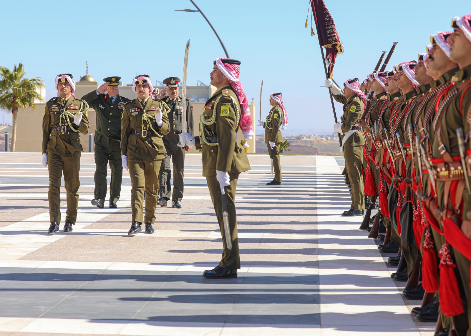  رئيس هيئة الأركان يستقبل رئيس أركان حرب القوات المسلحة المصرية