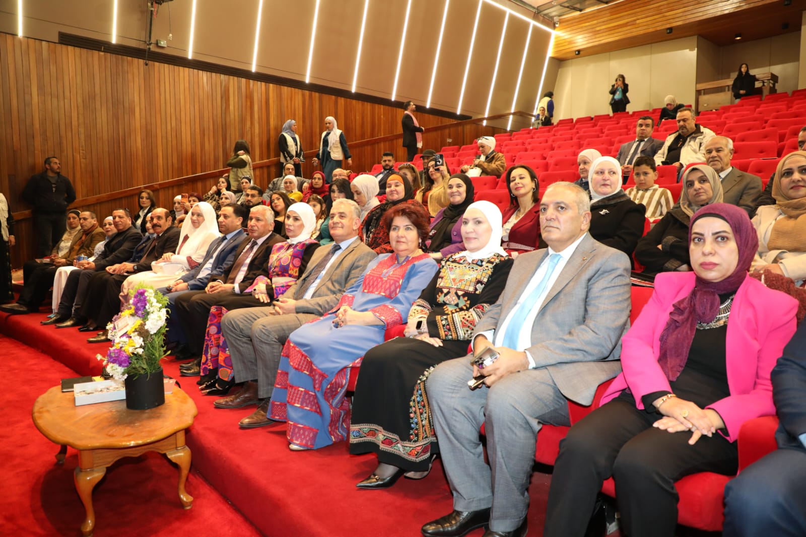  إشهار الثوب الوطني "خيوط المجد بين الهوية والوصاية" في المركز الثقافي الملكي