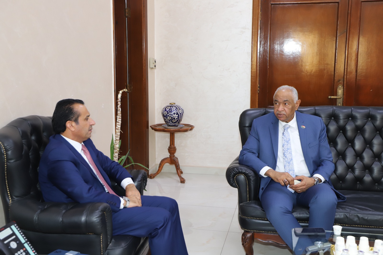  أمين عام وزارة التربية والسفير السوداني يبحثان تعزيز التعاون المشترك