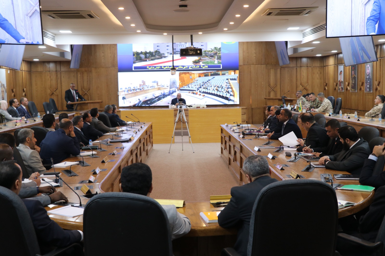  رئيس مجلس النواب يحاضر في كلية الدفاع الوطني