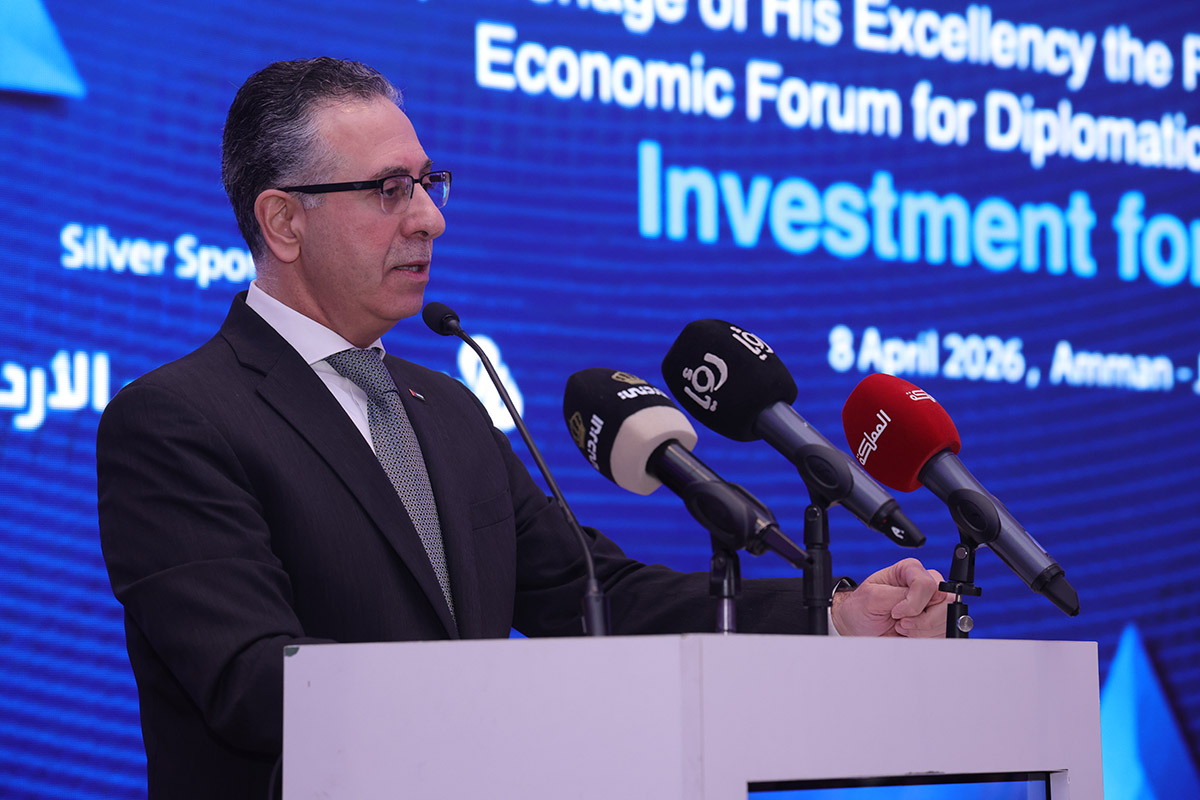  وزير الصناعة والتجارة: الاقتصاد الوطني يواصل نموه رغم توترات المنطقة